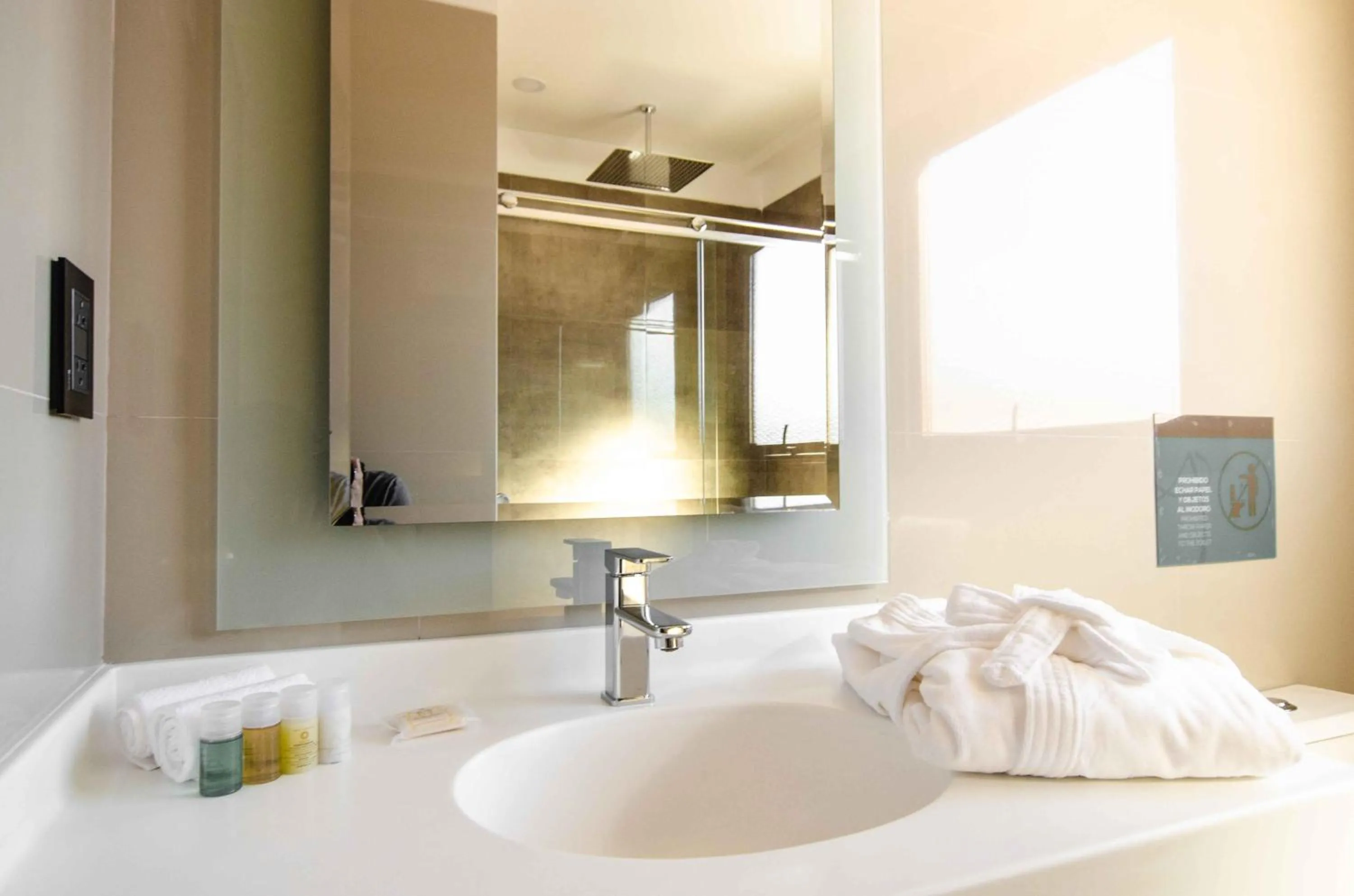 Bathroom in Hotel Mitru Sur
