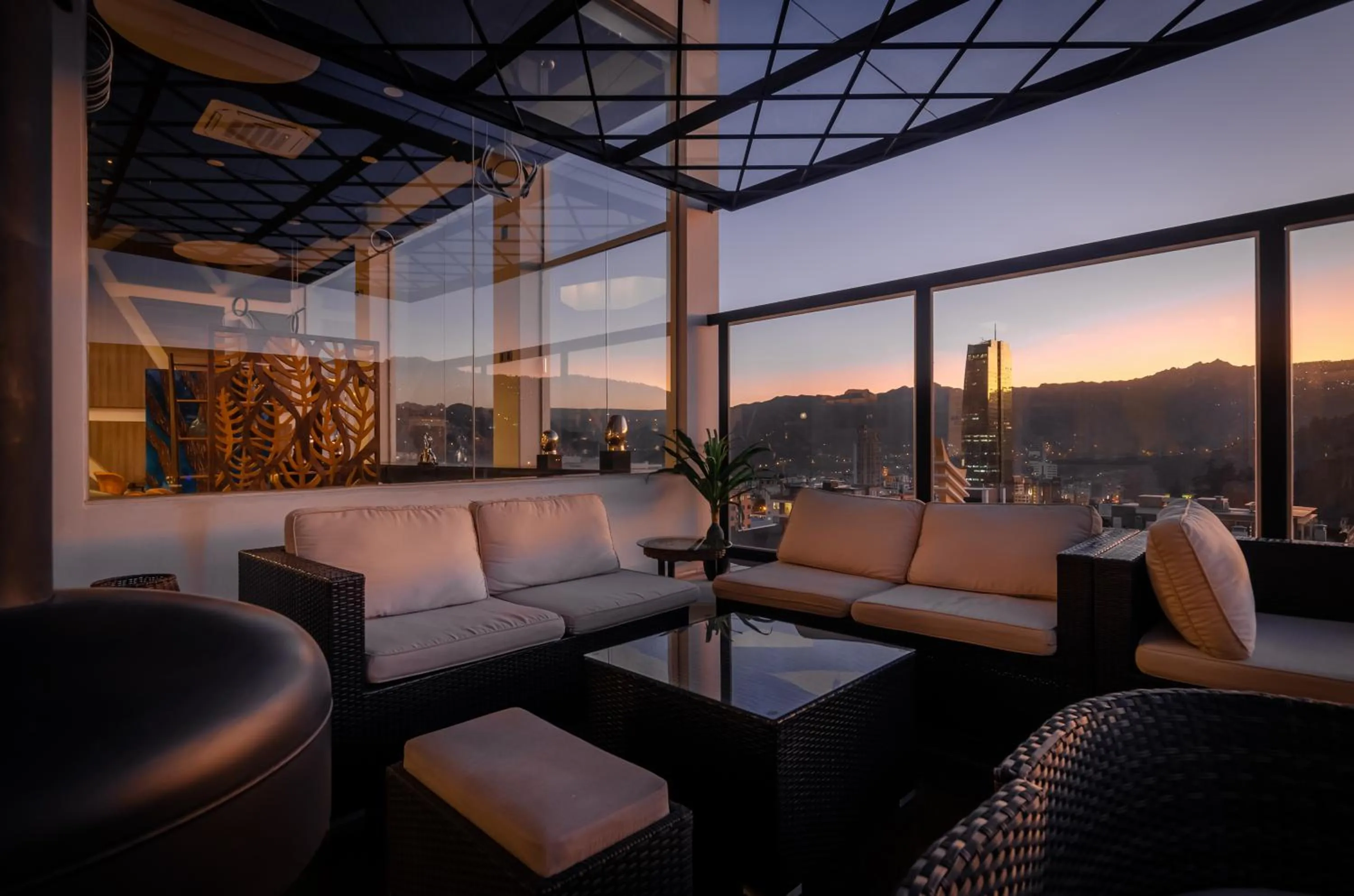 Lounge or bar in Hotel Mitru Sur