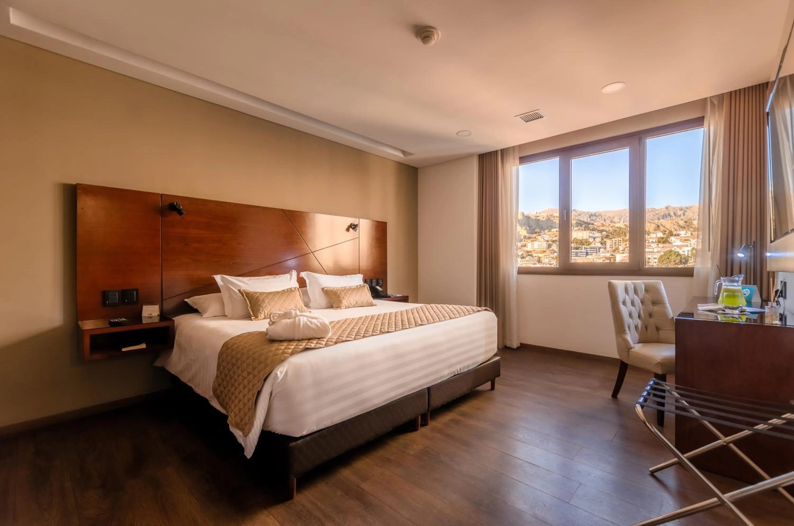 Bedroom, Bed in Hotel Mitru Sur