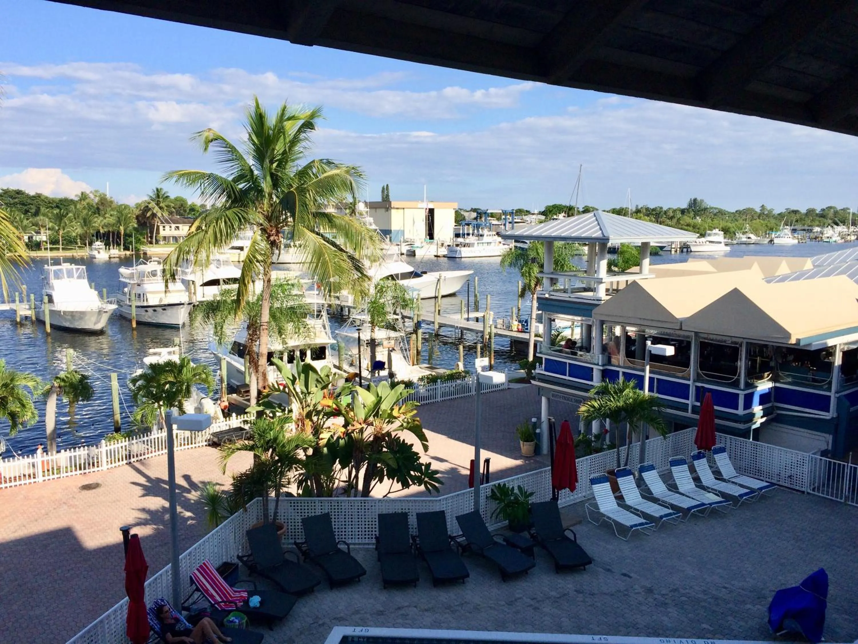 Swimming pool in Pirate's Cove Resort and Marina - Stuart