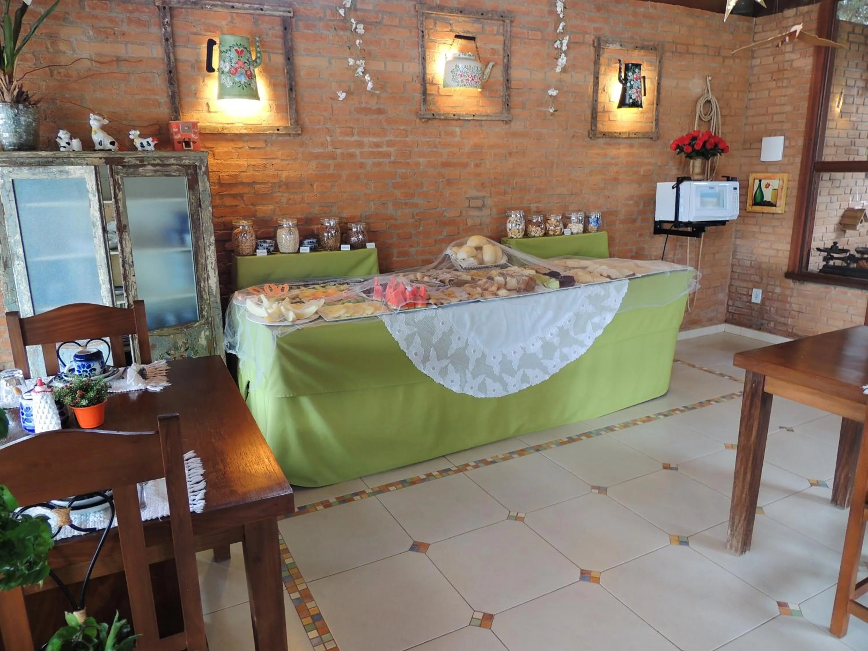 Breakfast in Pousada Cantinho das Estrelas