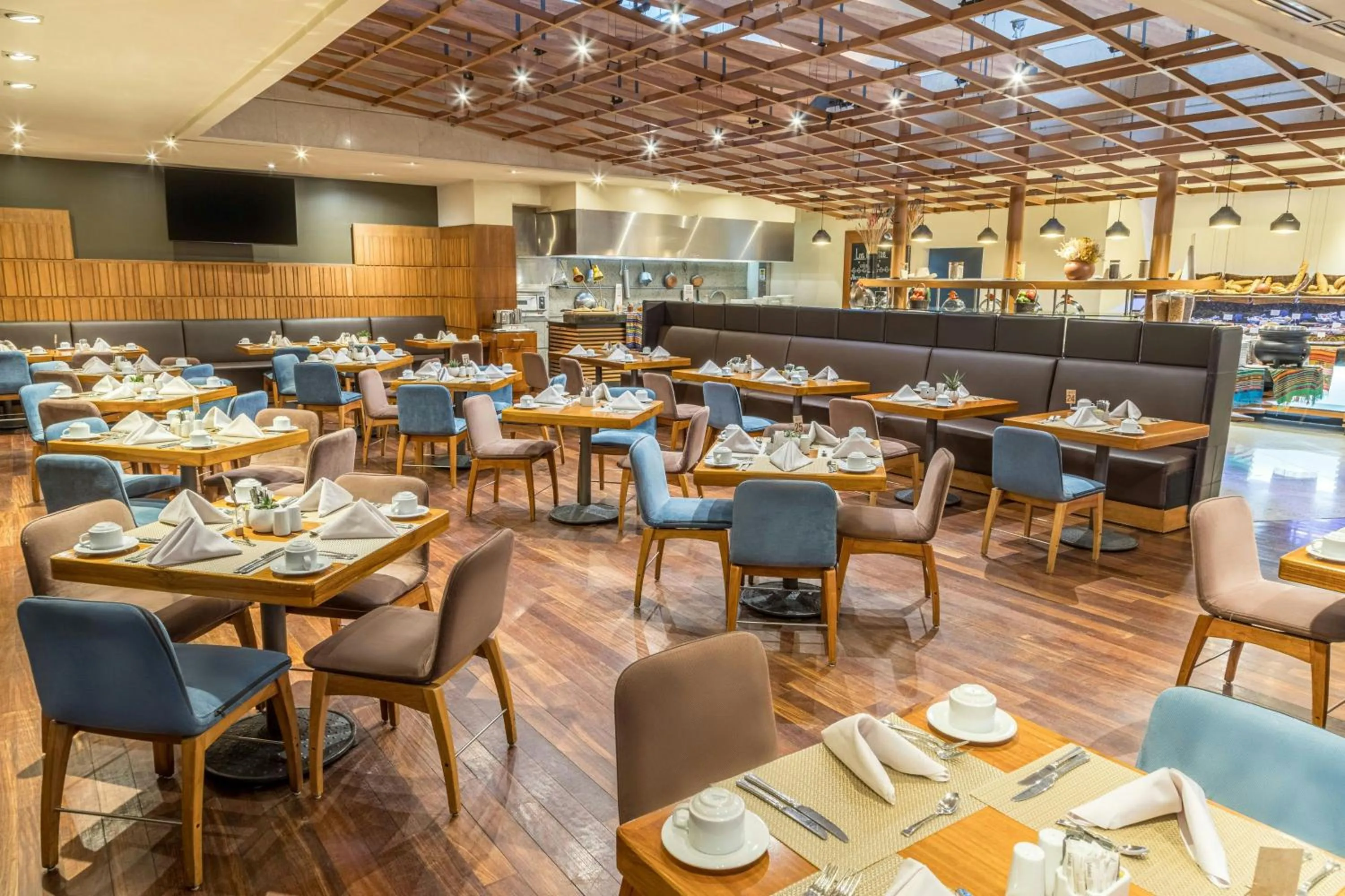 Restaurant/places to eat in Sheraton Quito