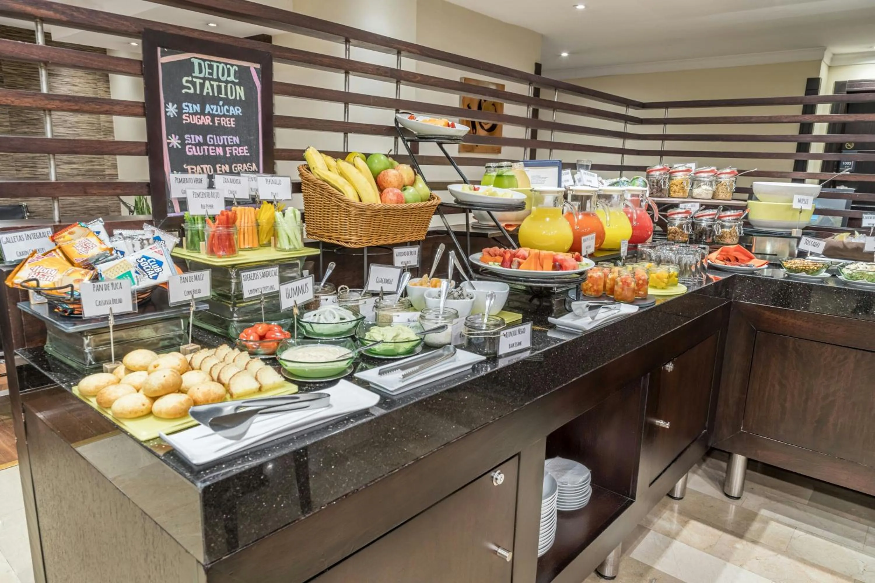 Lounge or bar in Sheraton Quito