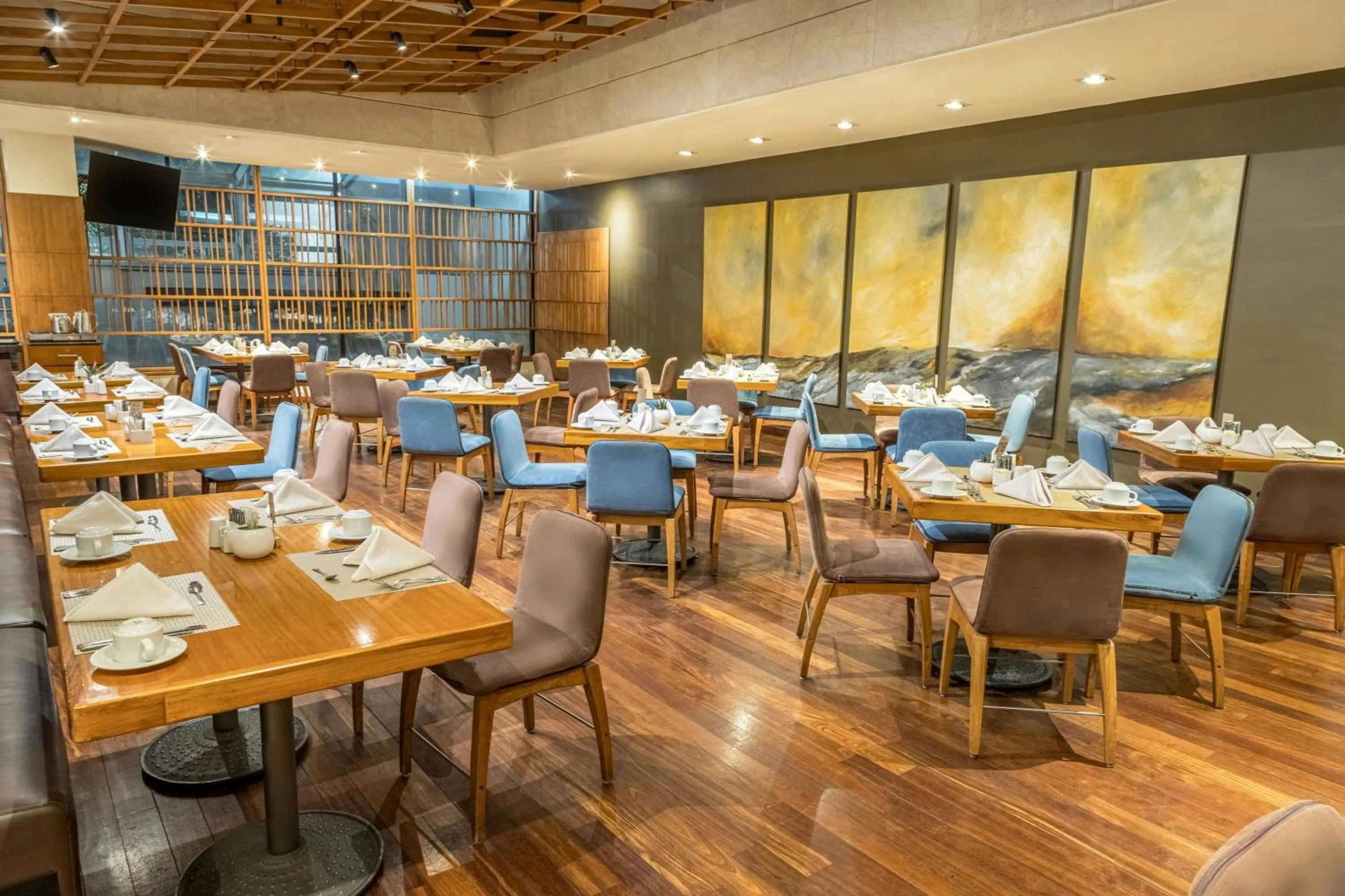 Restaurant/places to eat in Sheraton Quito