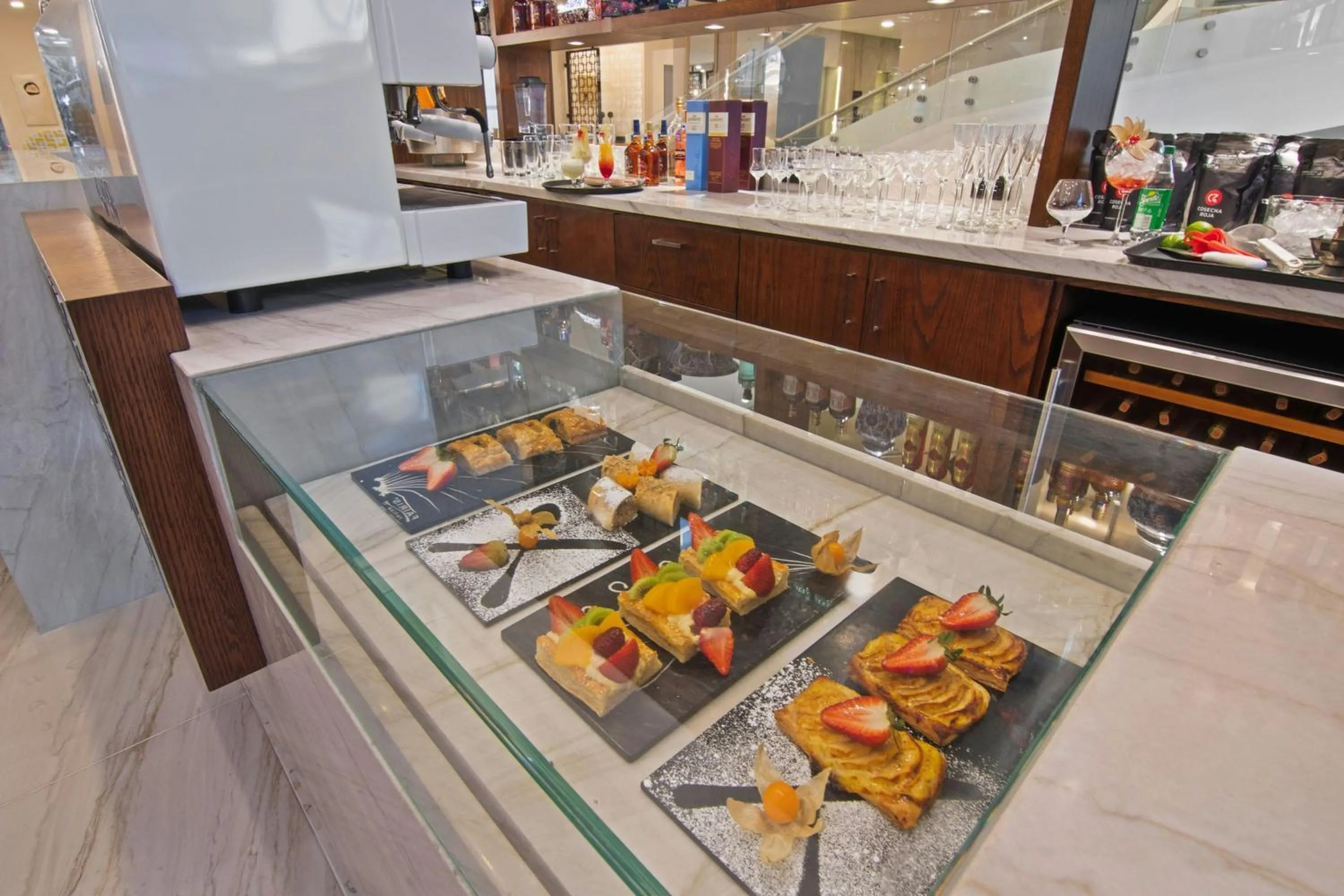 Lounge or bar in Sheraton Quito