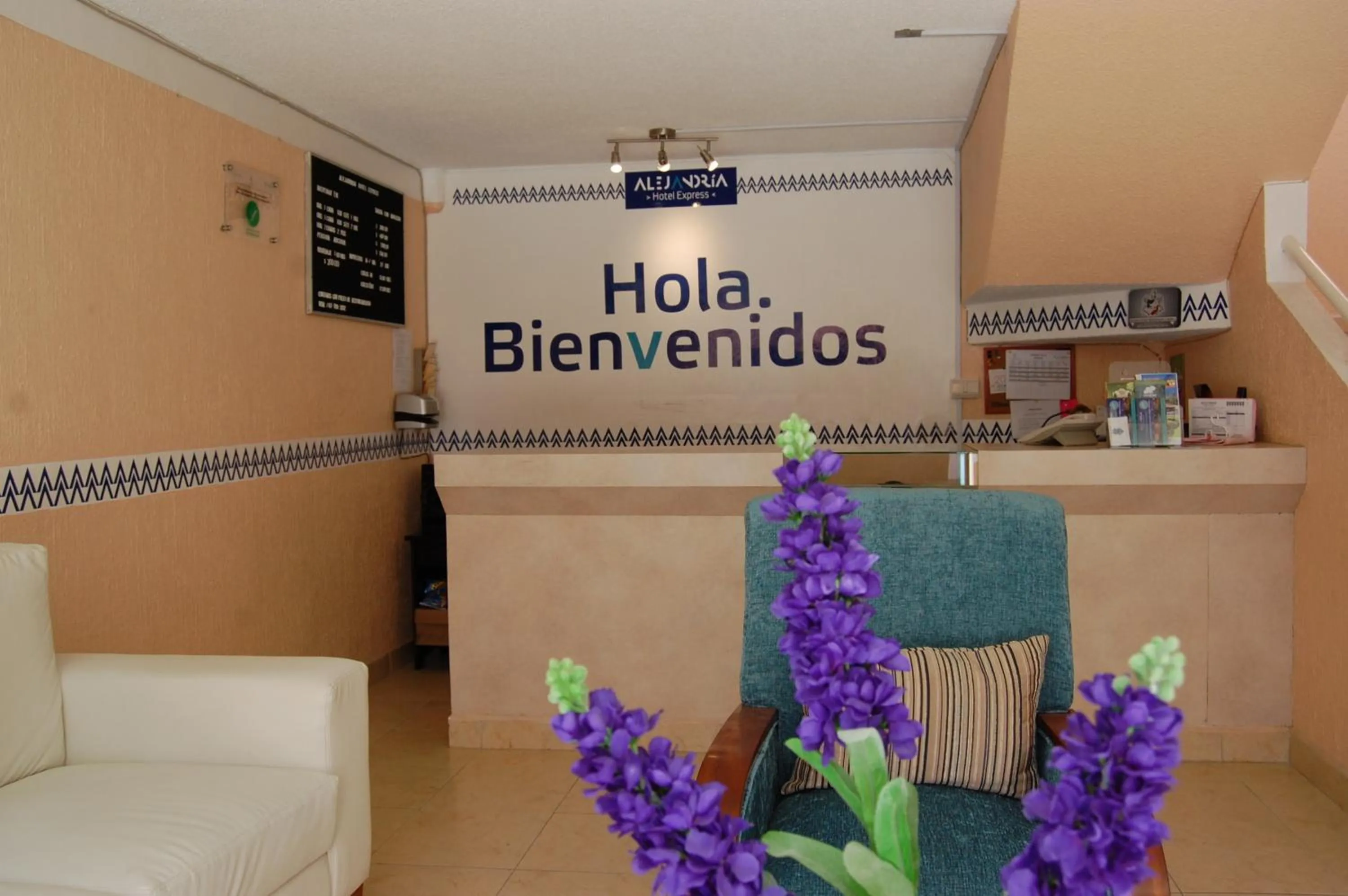 Lobby or reception in Hotel Express Alejandría