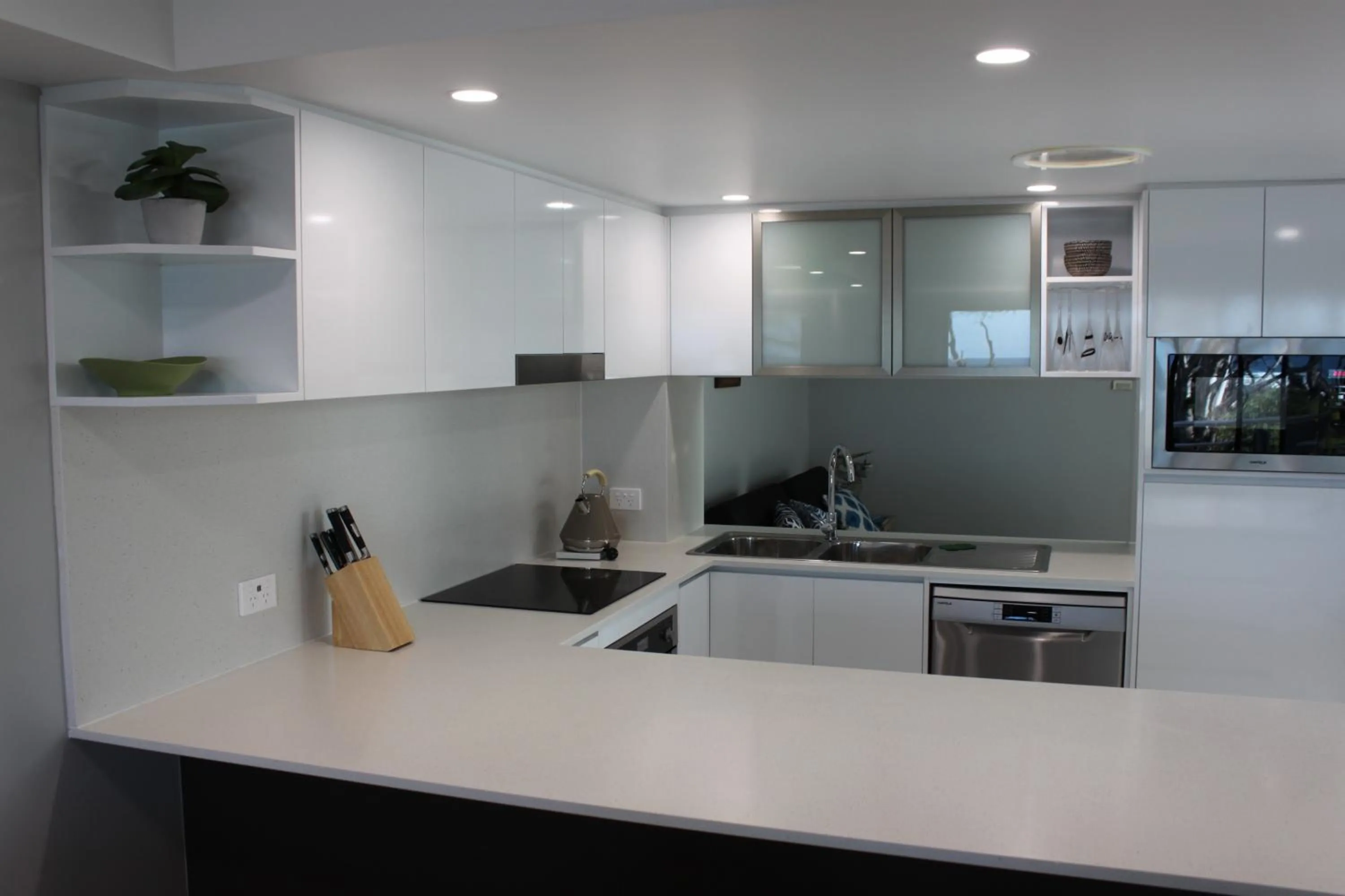 Kitchen or kitchenette in Camargue Beachfront Apartments