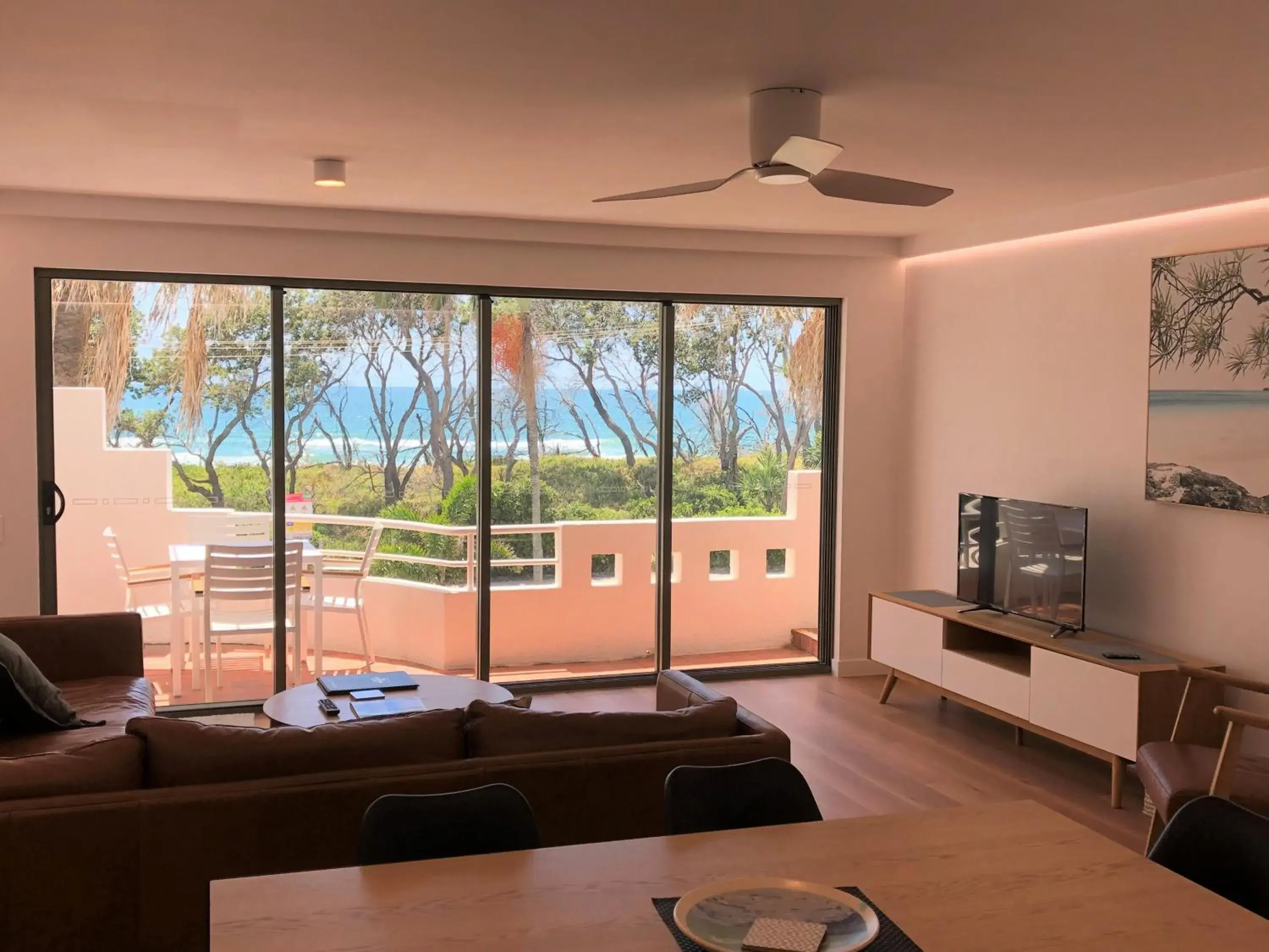 Premium Two-Bedroom Apartment - Top Floor with Sea View in Camargue Beachfront Apartments Premium Two-Bedroom Apartment - Top Floor with Sea View in Camargue Beachfront Apartments