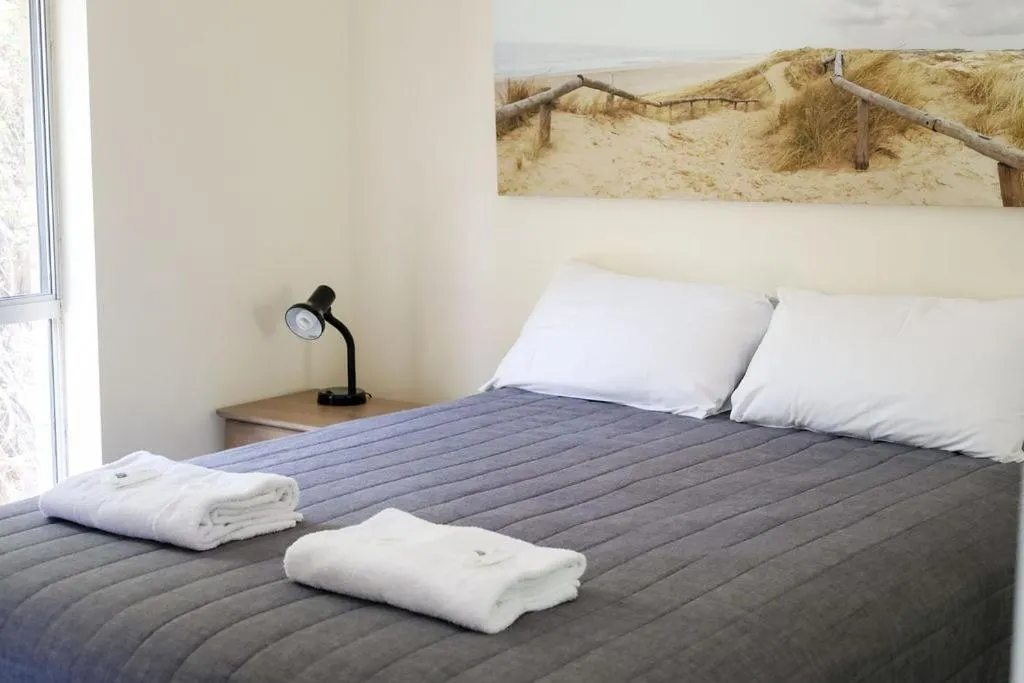 Bedroom, Bed in Robetown Motor Inn & Apartments