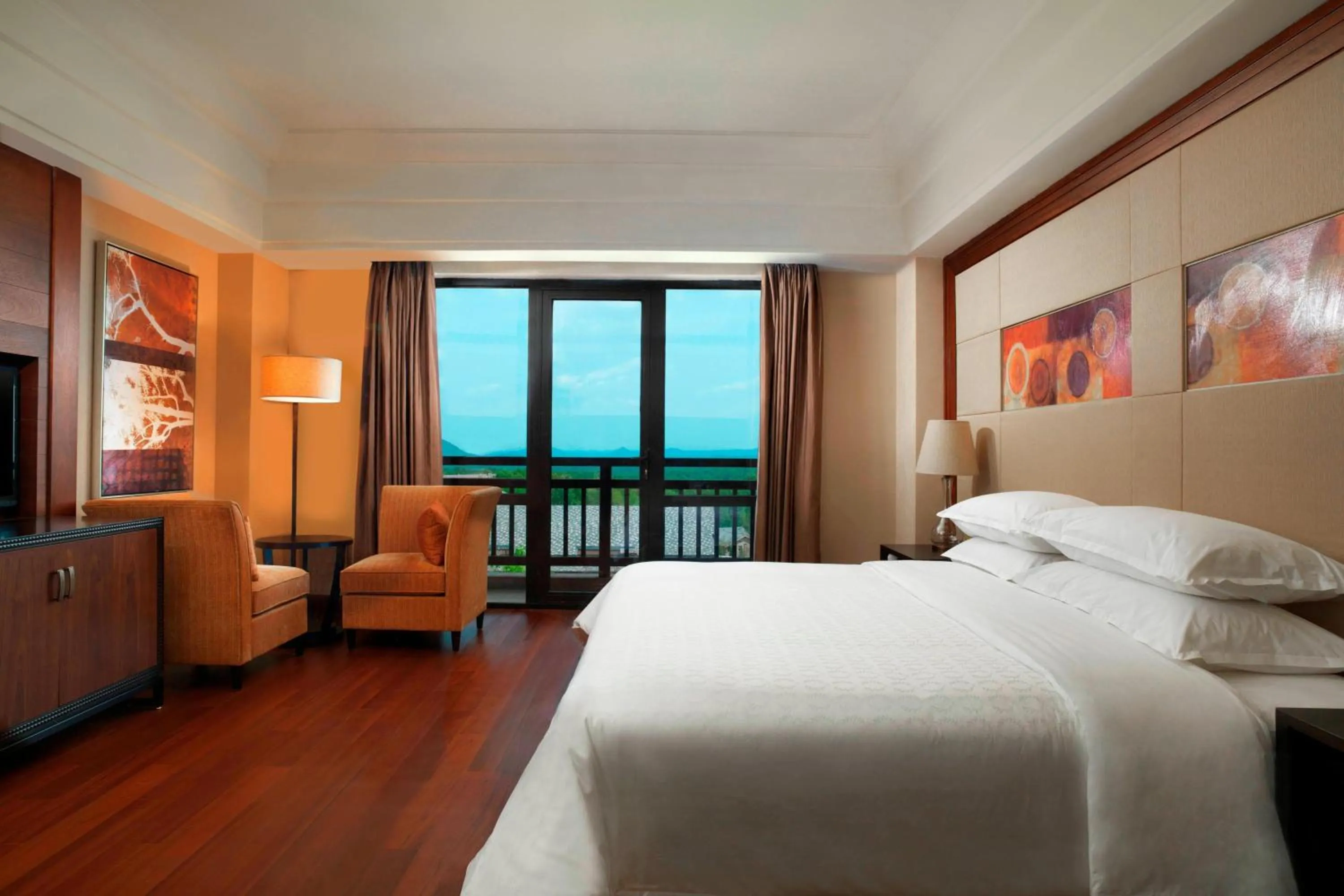 Photo of the whole room, Bed in Sheraton Changbaishan Resort