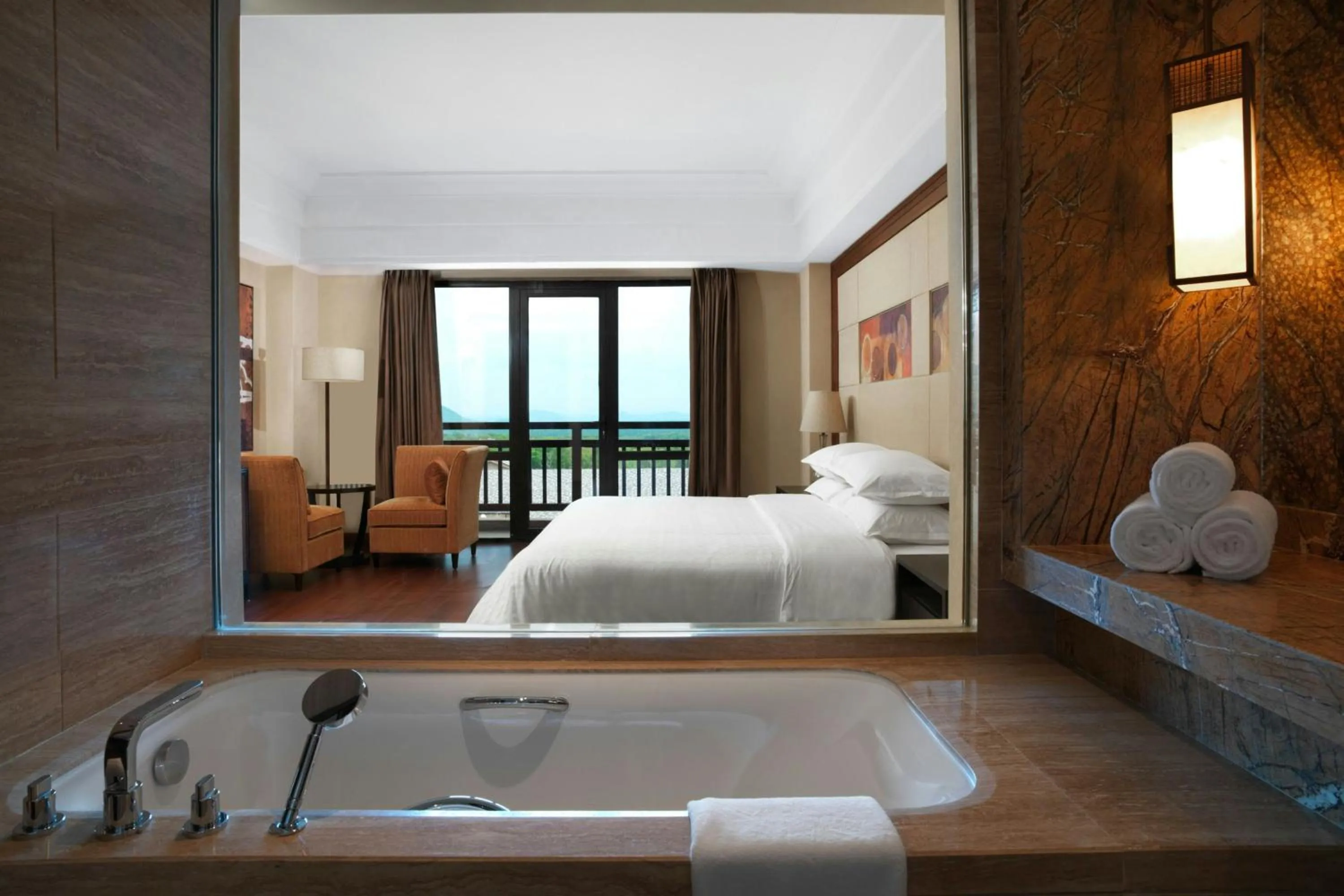 Photo of the whole room, Bed in Sheraton Changbaishan Resort