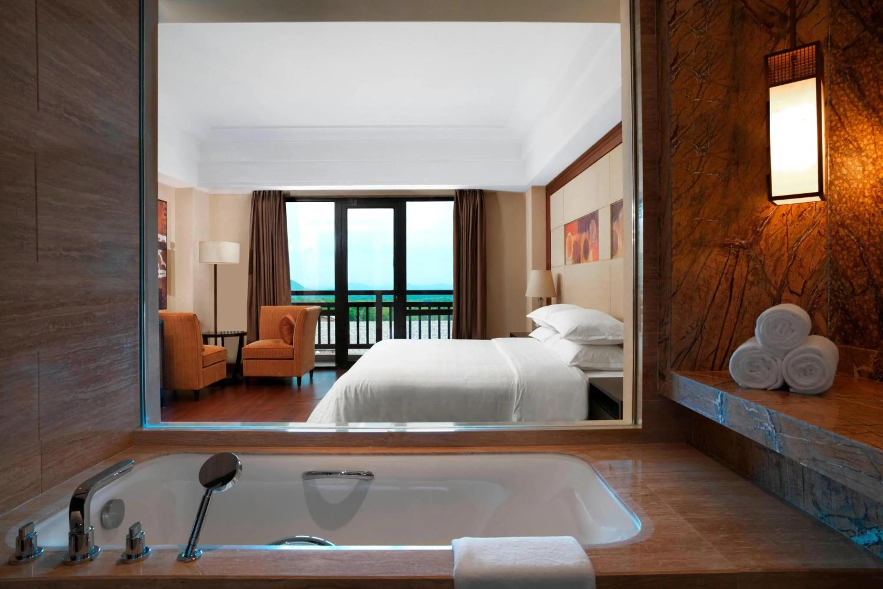 Photo of the whole room, Bed in Sheraton Changbaishan Resort
