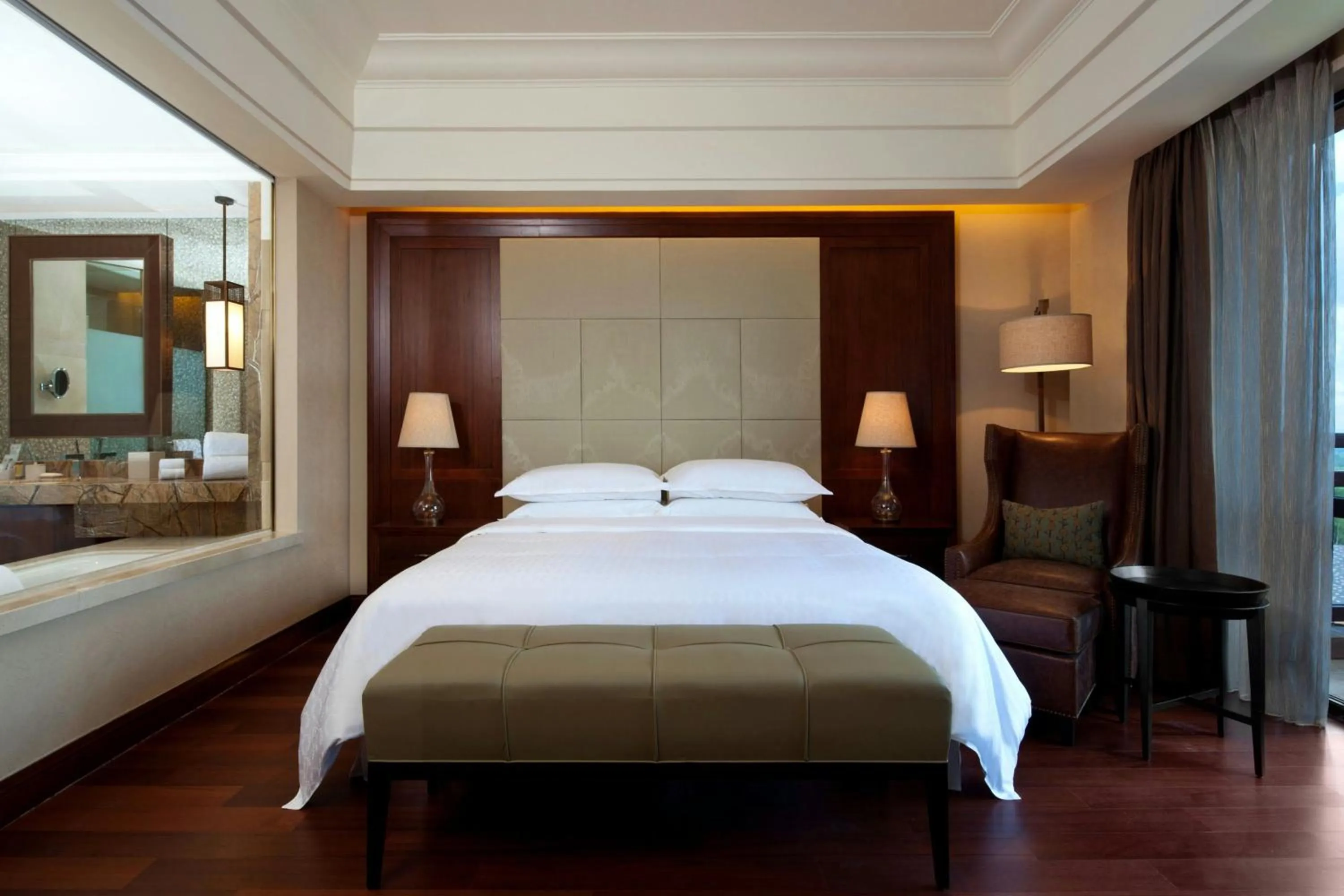 Photo of the whole room, Bed in Sheraton Changbaishan Resort