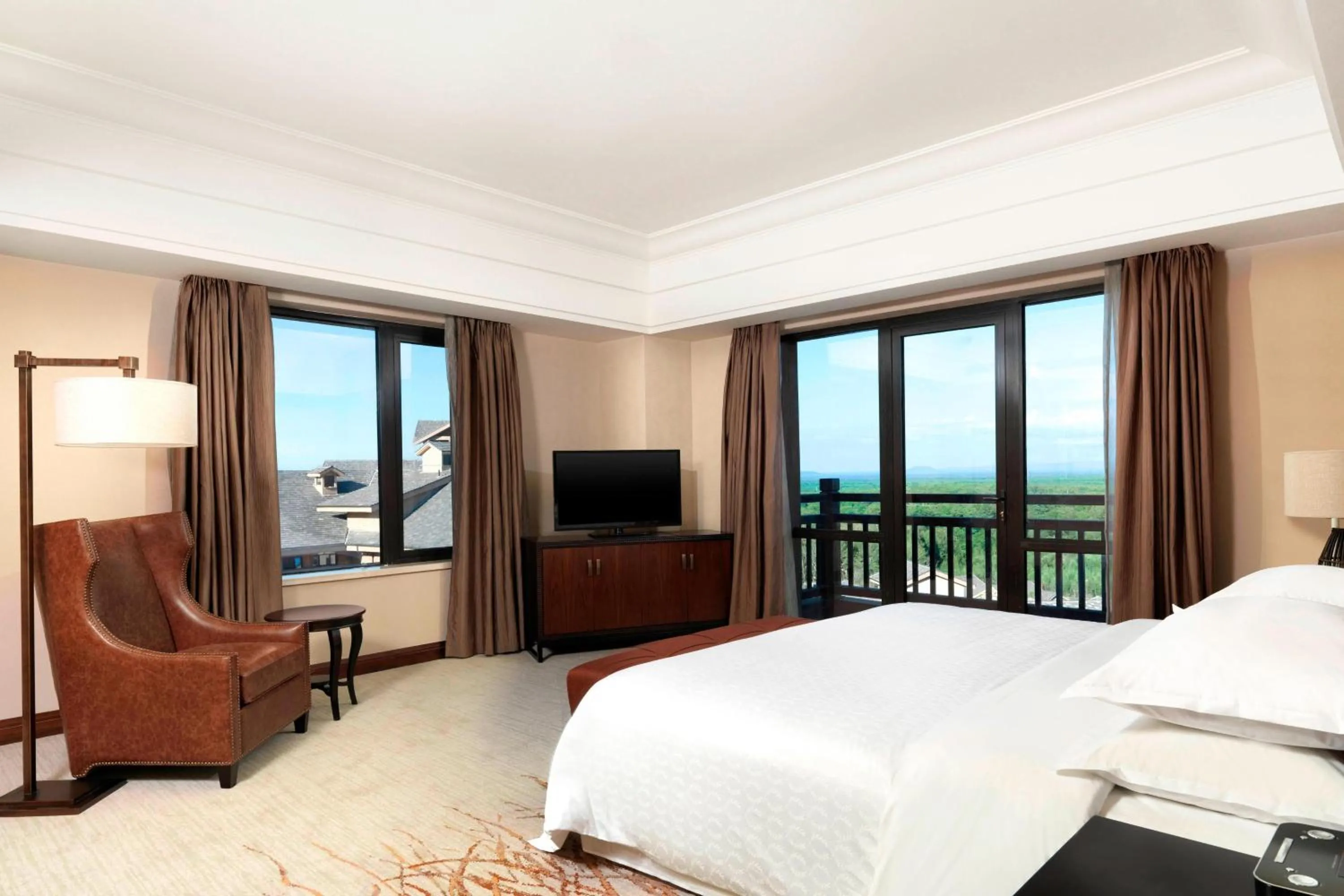 Bedroom, Bed in Sheraton Changbaishan Resort