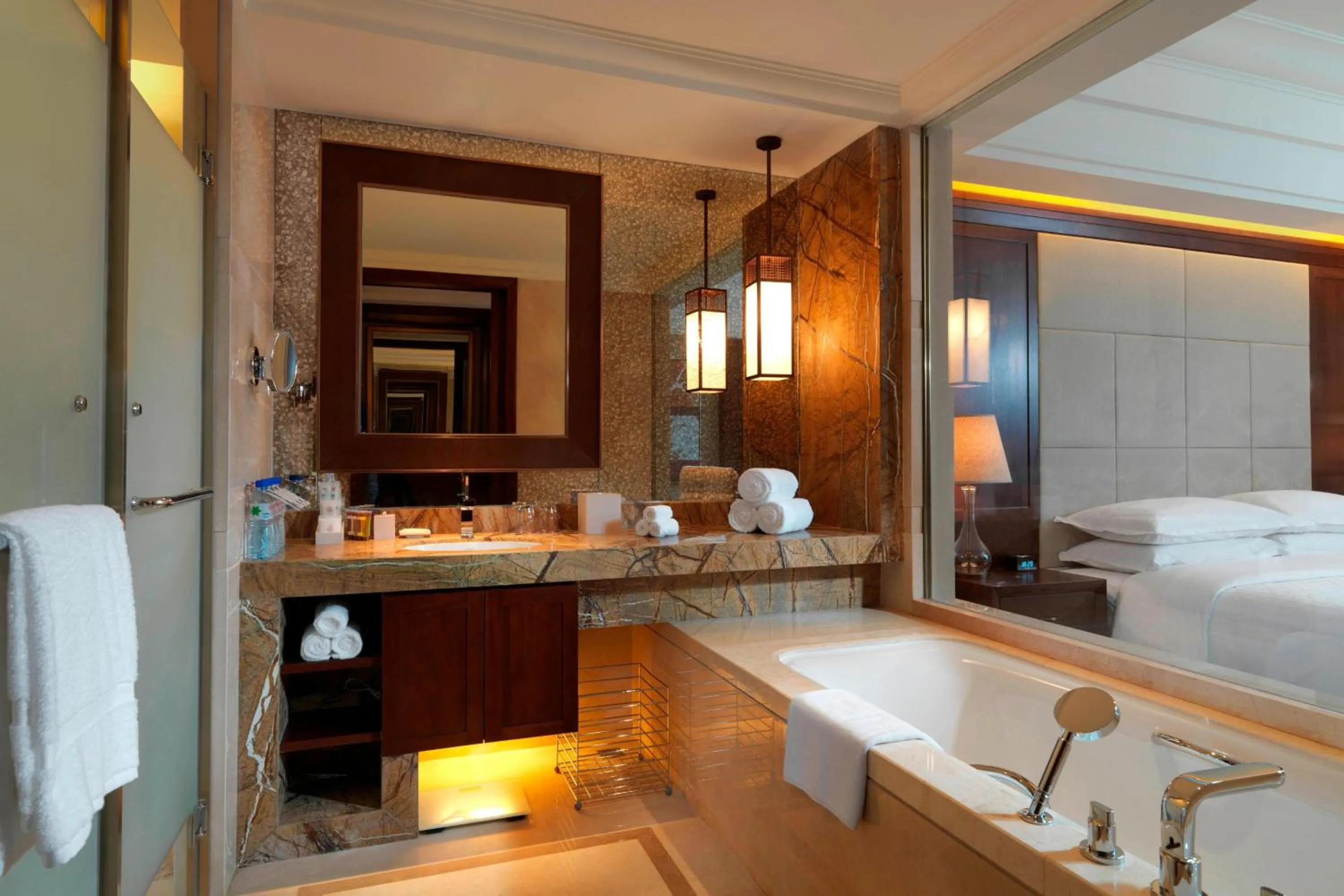 Bathroom, Bed in Sheraton Changbaishan Resort