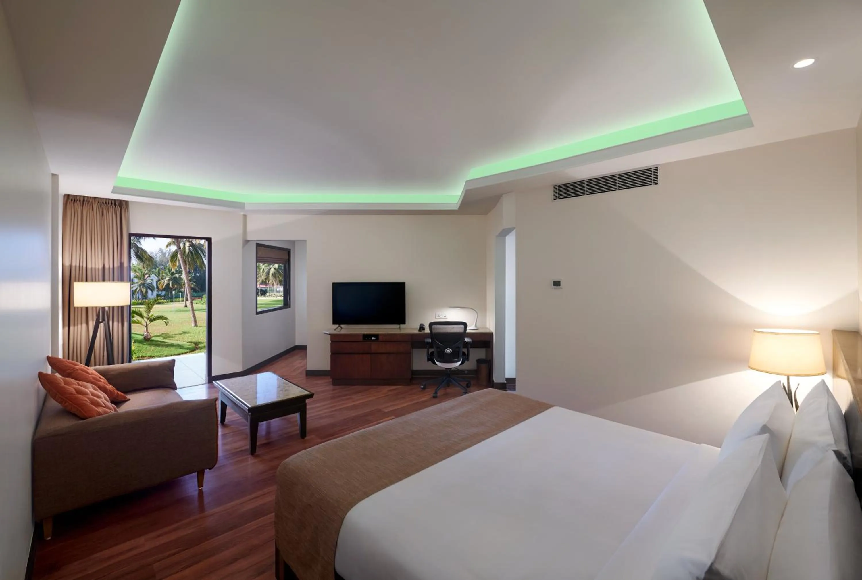 Photo of the whole room, Bed in Holiday Inn Resort Goa by IHG