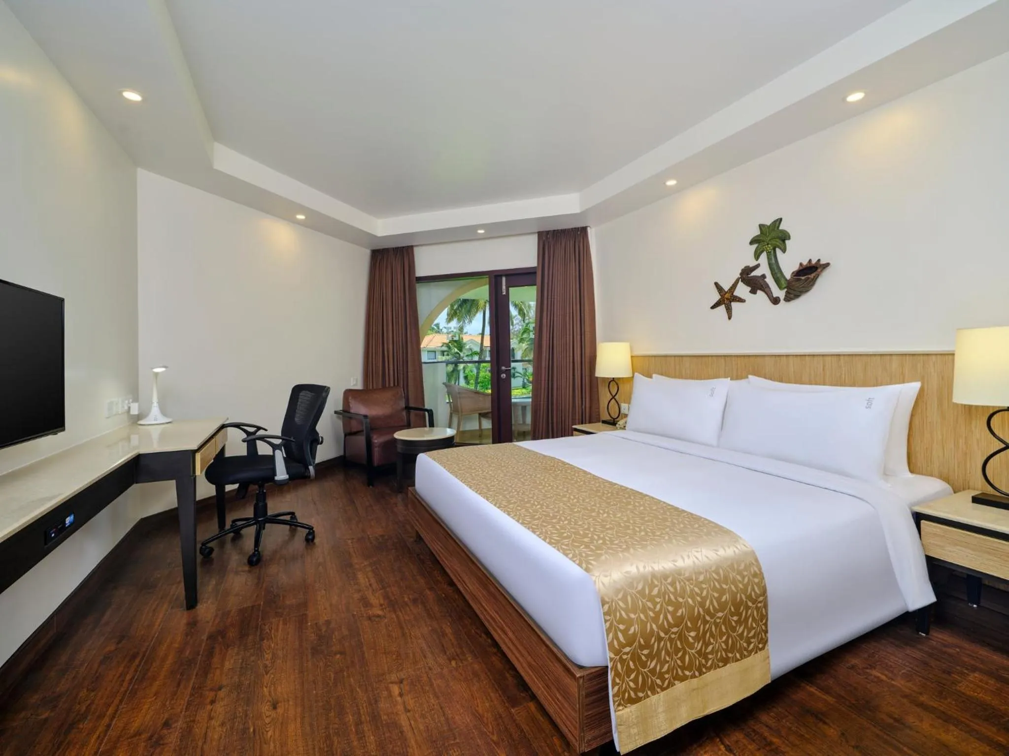 Photo of the whole room, Bed in Holiday Inn Resort Goa by IHG