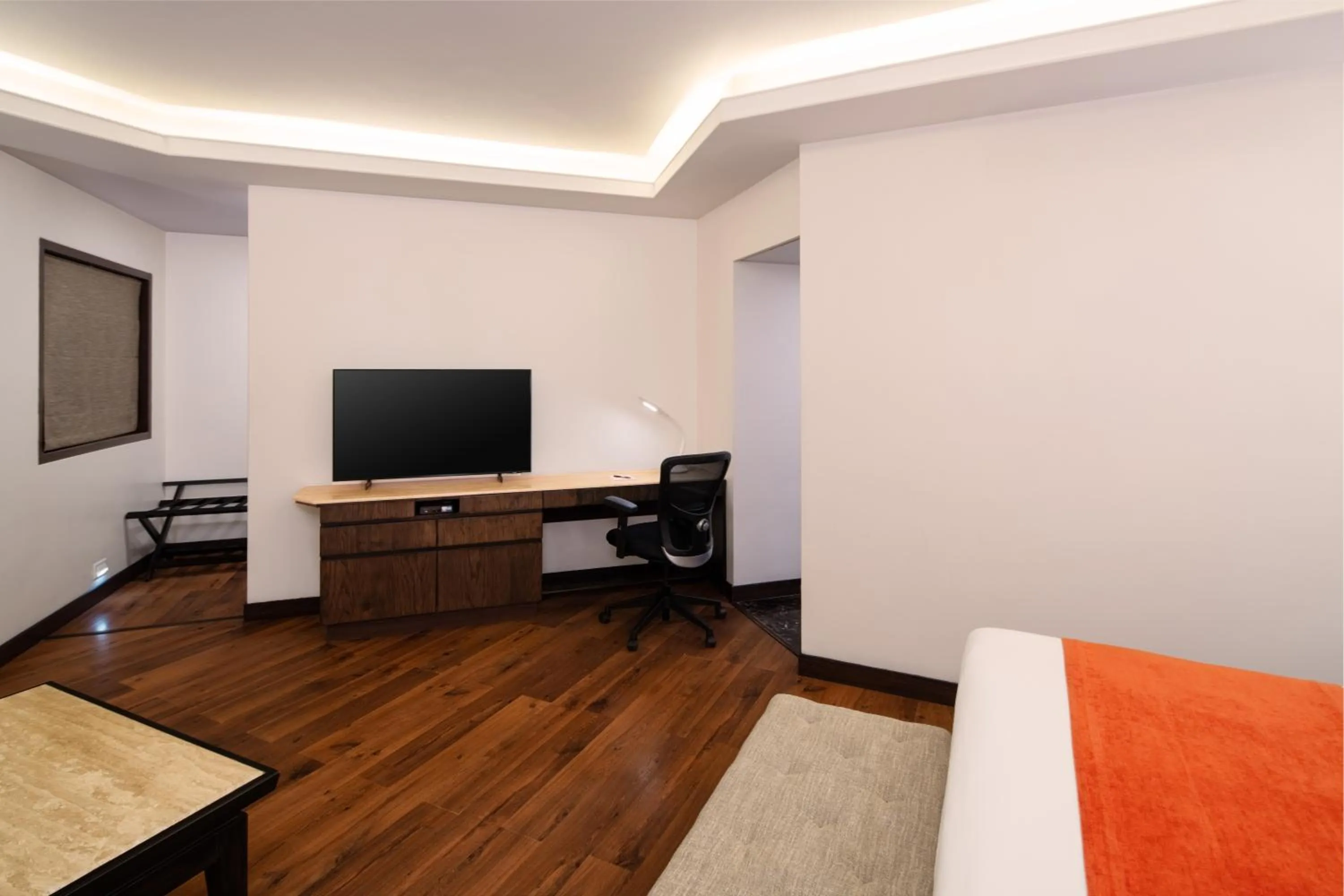 TV and multimedia, Bed in Holiday Inn Resort Goa by IHG