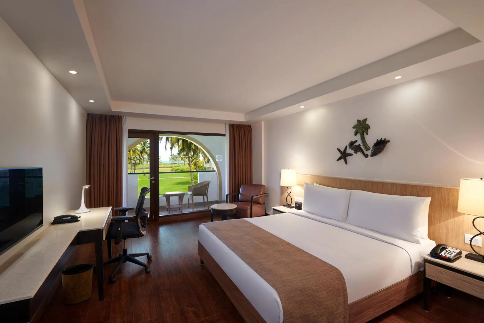 Photo of the whole room, Bed in Holiday Inn Resort Goa by IHG