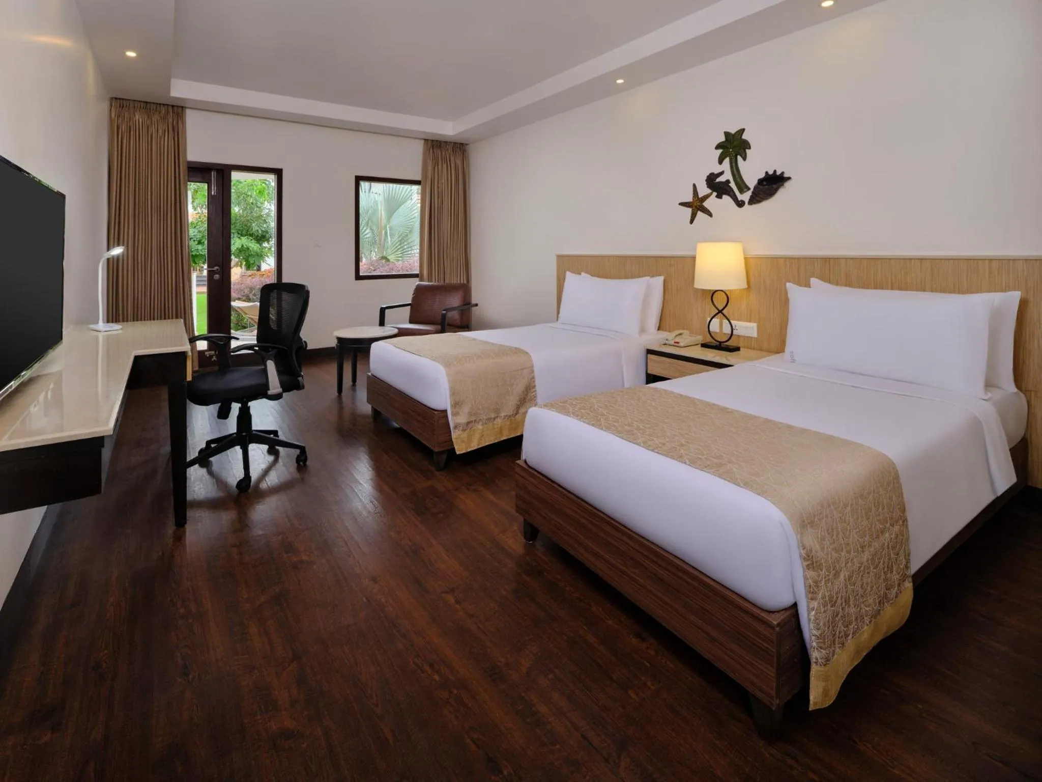 Photo of the whole room, Bed in Holiday Inn Resort Goa by IHG