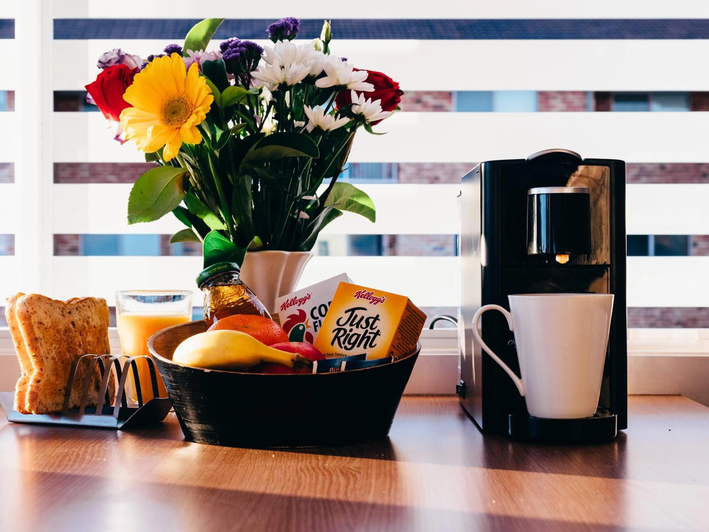 Breakfast in La Costa Beachside Motel