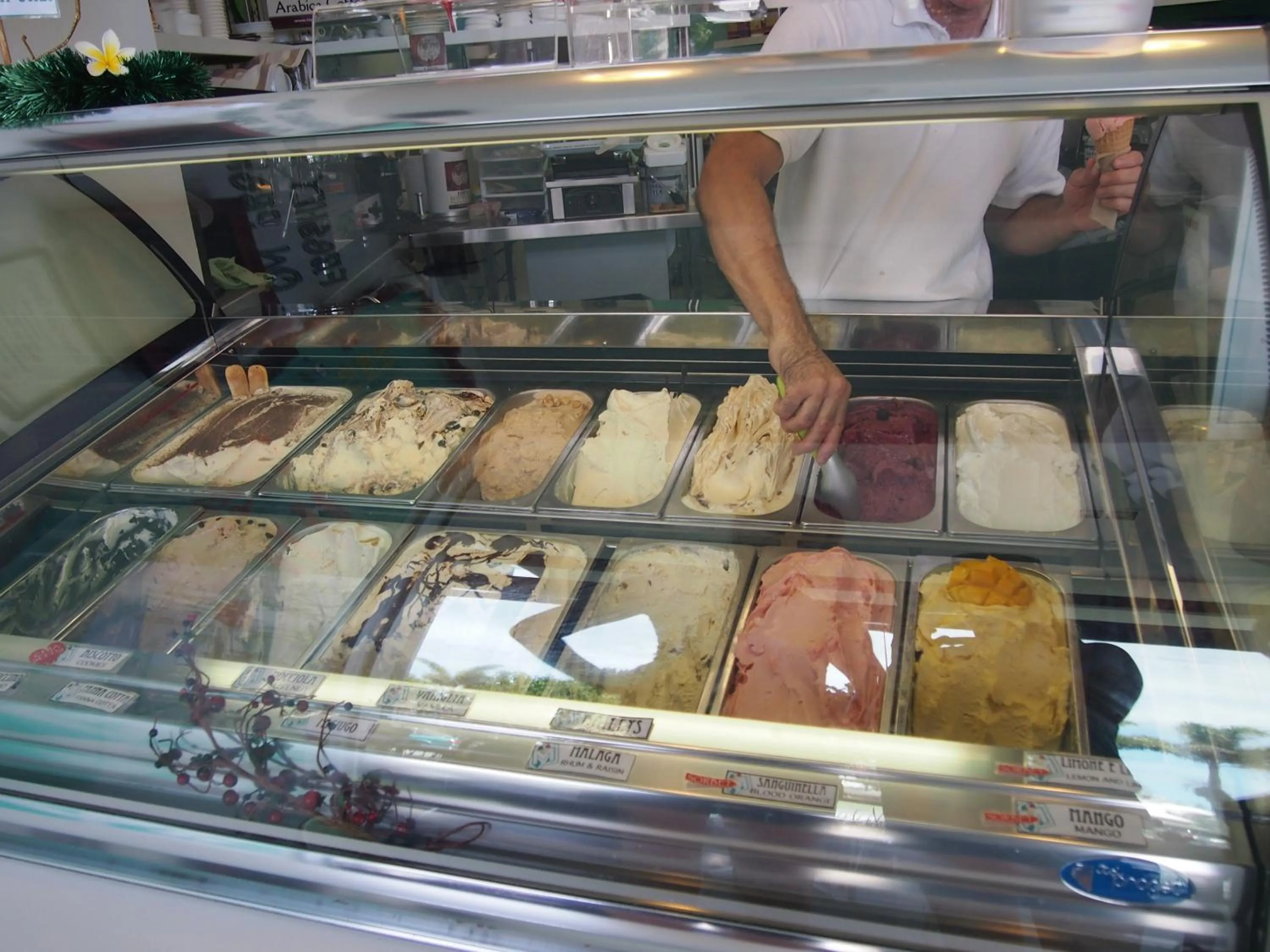 Area and facilities in La Costa Beachside Motel