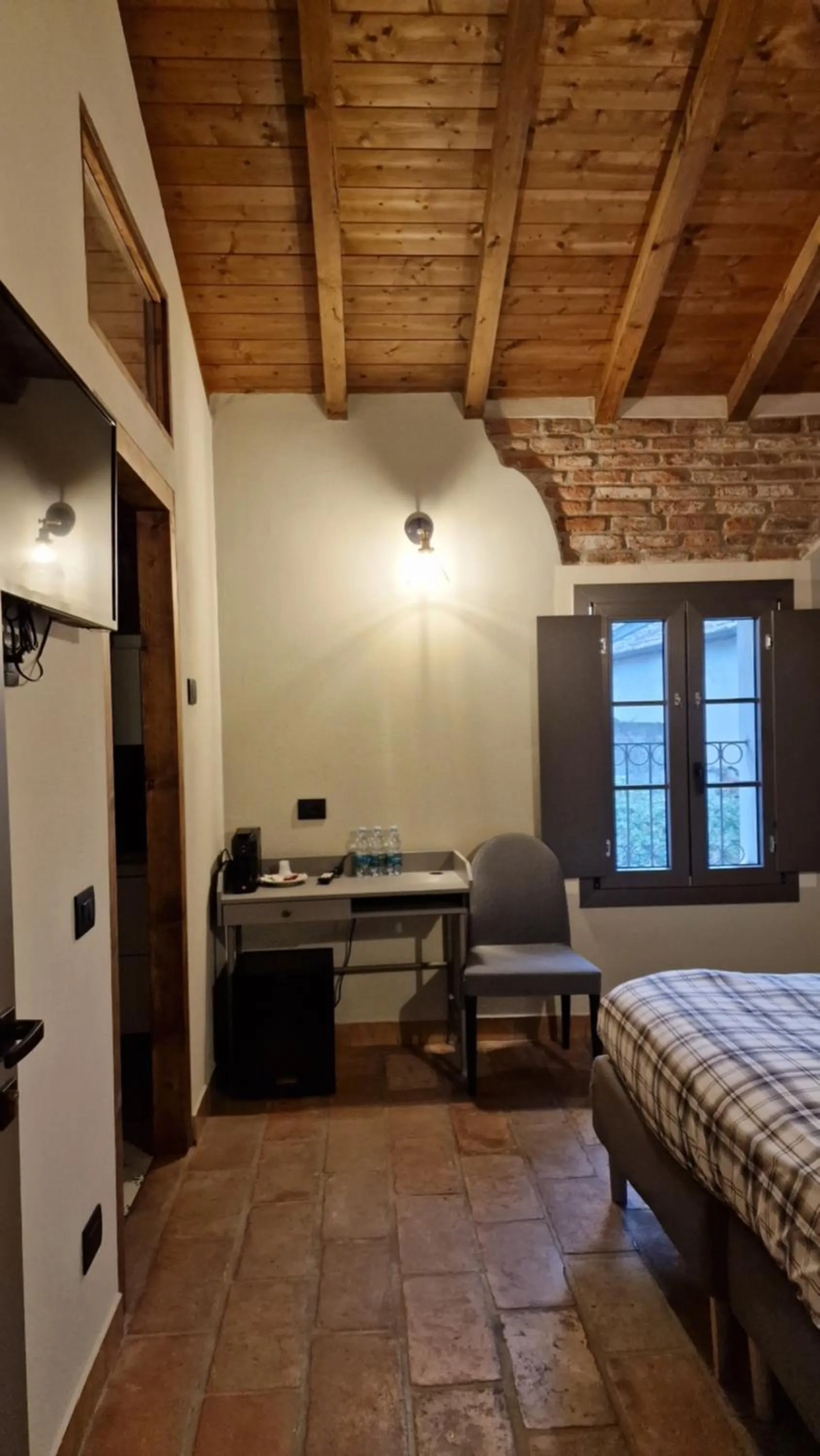 Bed in Bed & Breakfast 1906