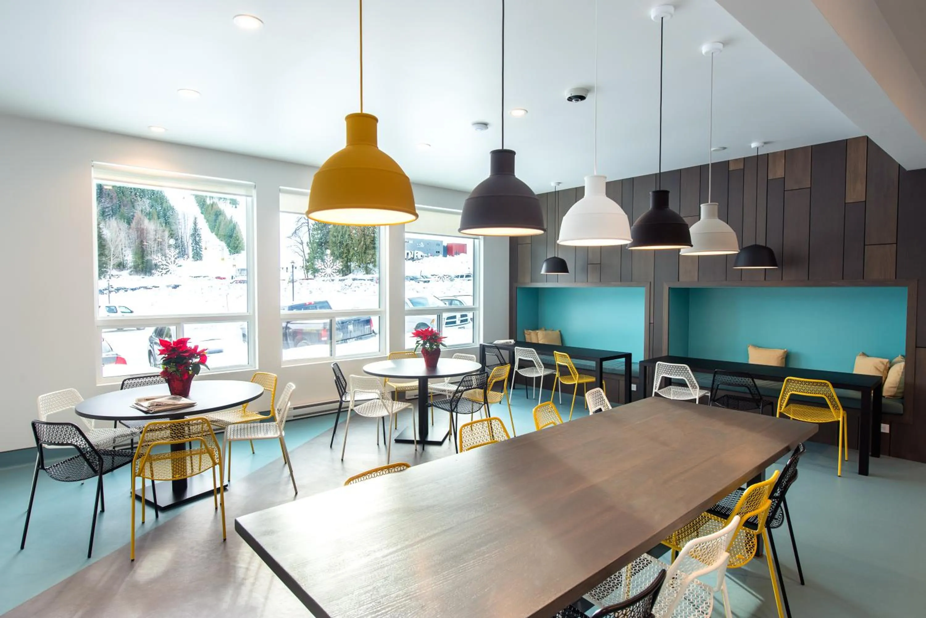 Communal lounge/ TV room in Nowhere Special Hostel