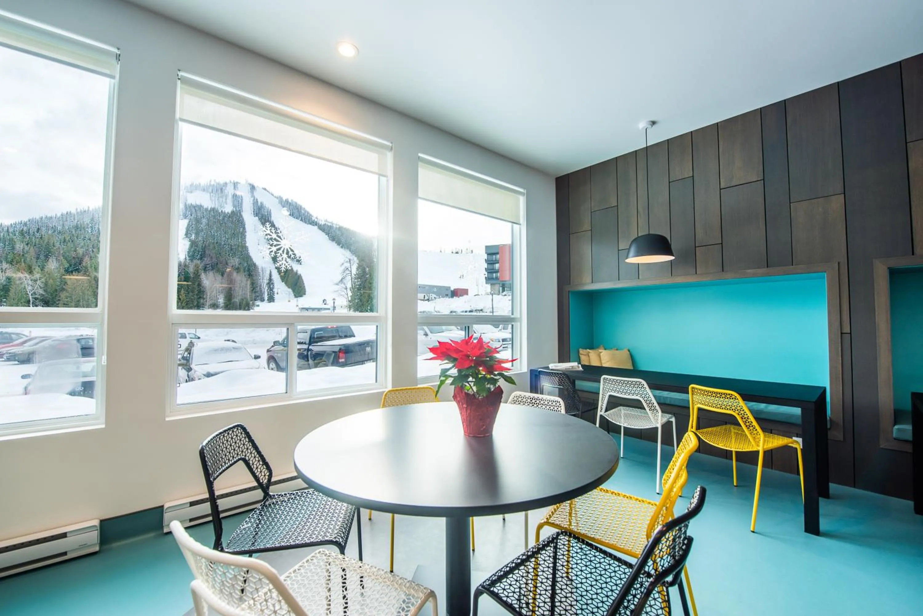 Communal lounge/ TV room in Nowhere Special Hostel