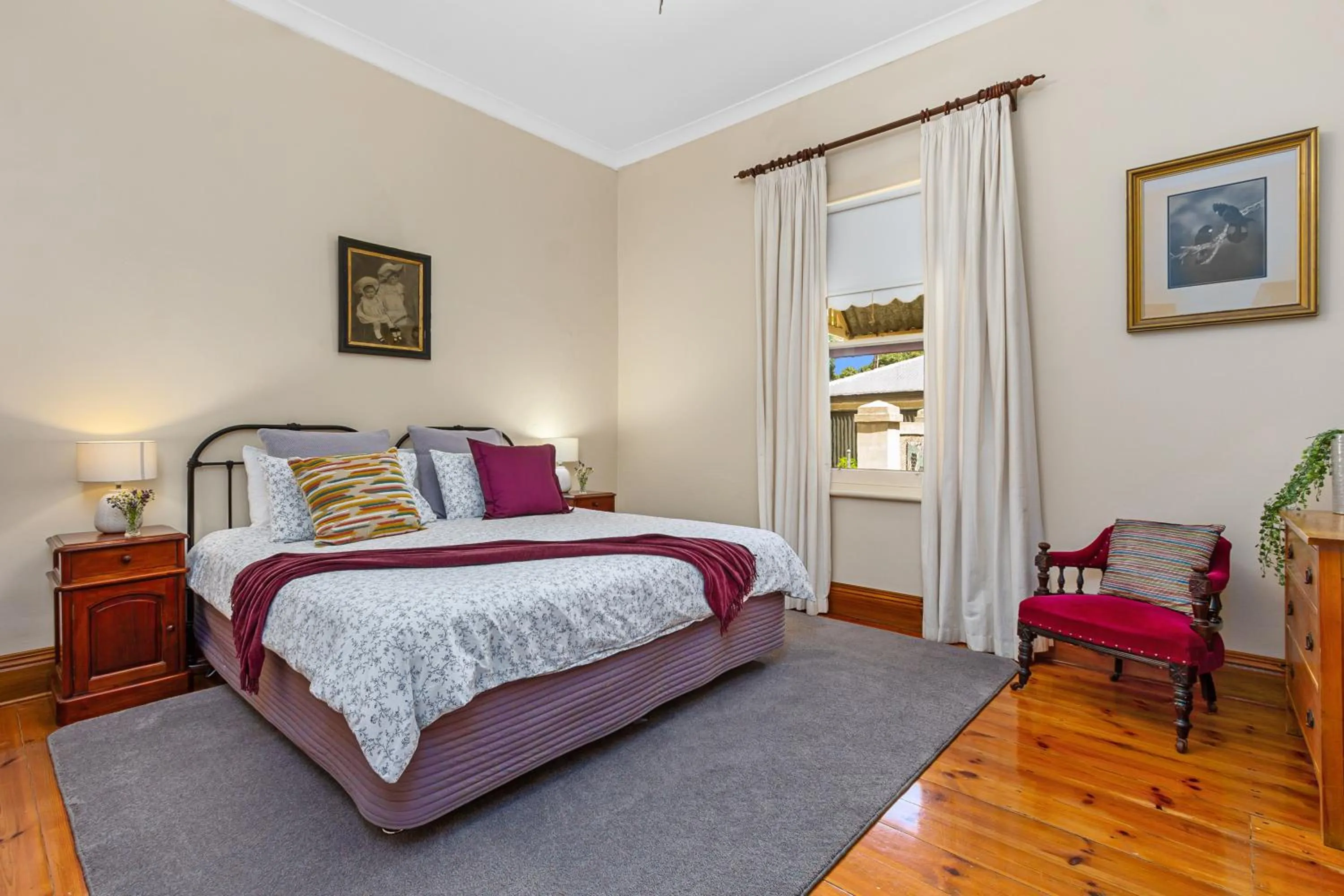 Bedroom, Bed in Miriams Cottage