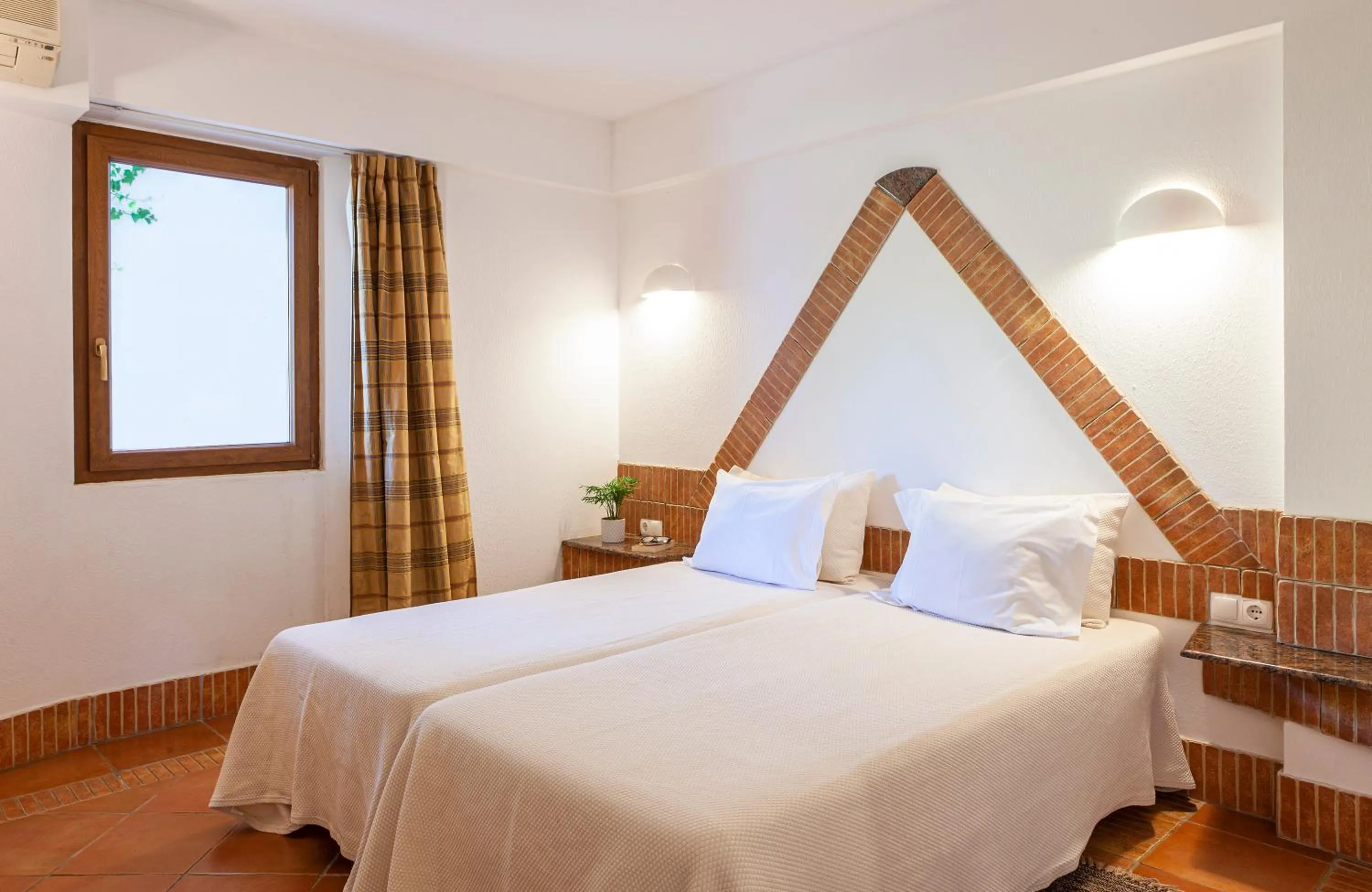 Bedroom, Bed in Pedras D'el Rei