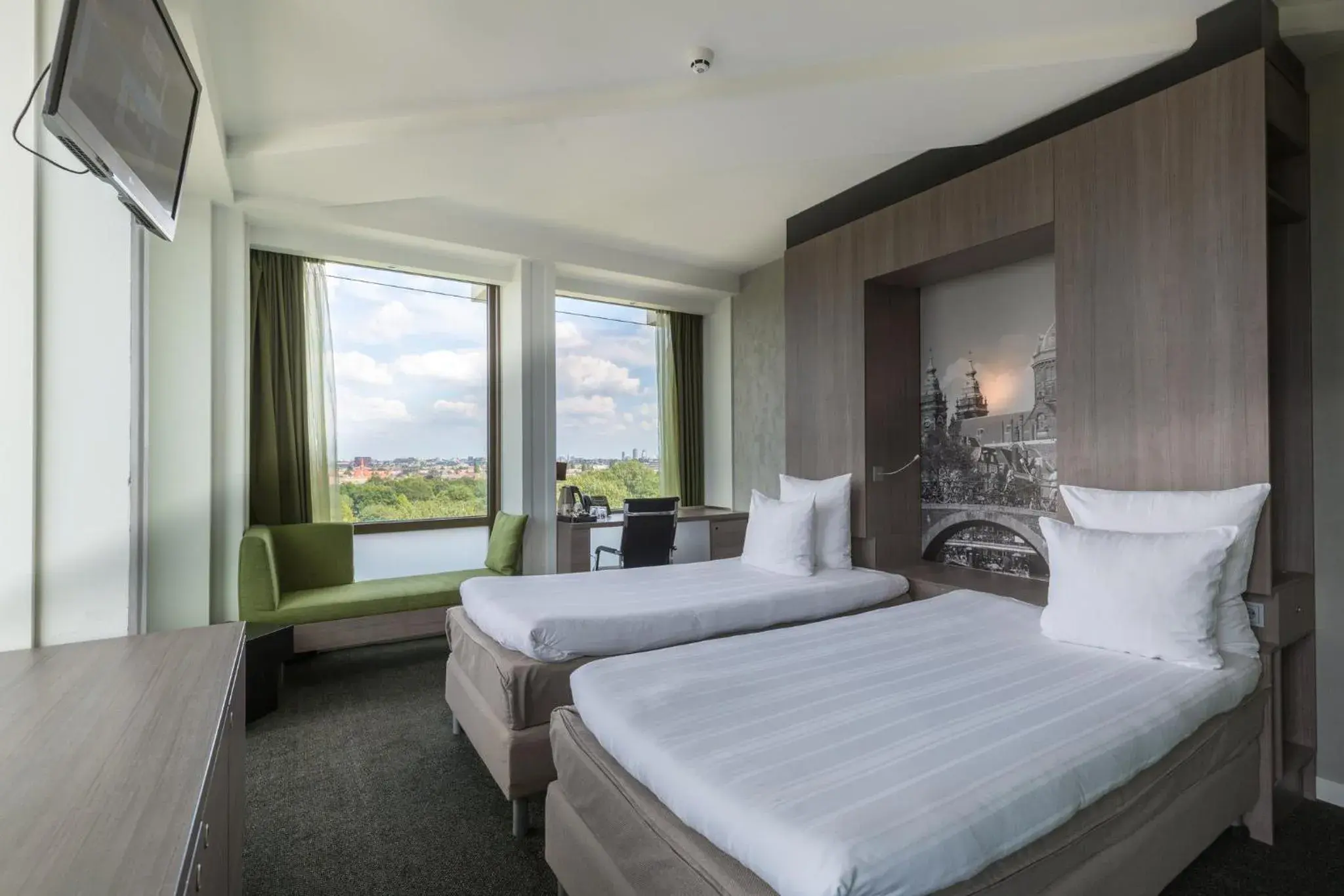 Comfort Room 1 Twin Bed in Leonardo Hotel Amsterdam Rembrandtpark Comfort Room 1 Twin Bed in Leonardo Hotel Amsterdam Rembrandtpark