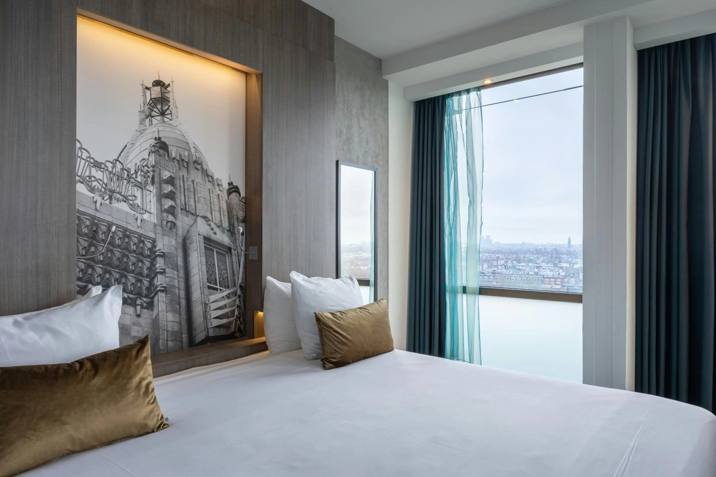 Photo of the whole room, Bed in Leonardo Hotel Amsterdam Rembrandtpark