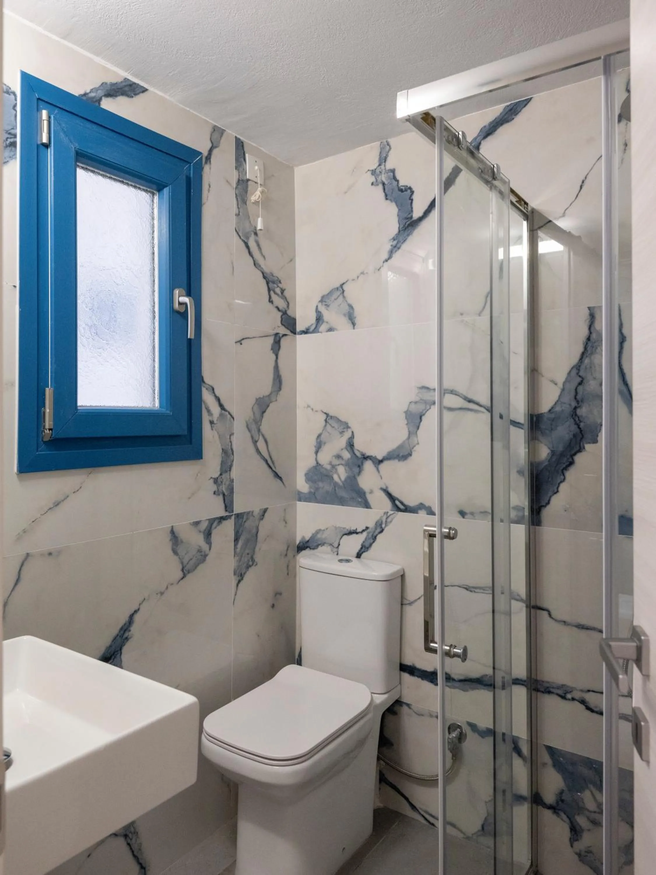 Bathroom in Ayeri Hotel