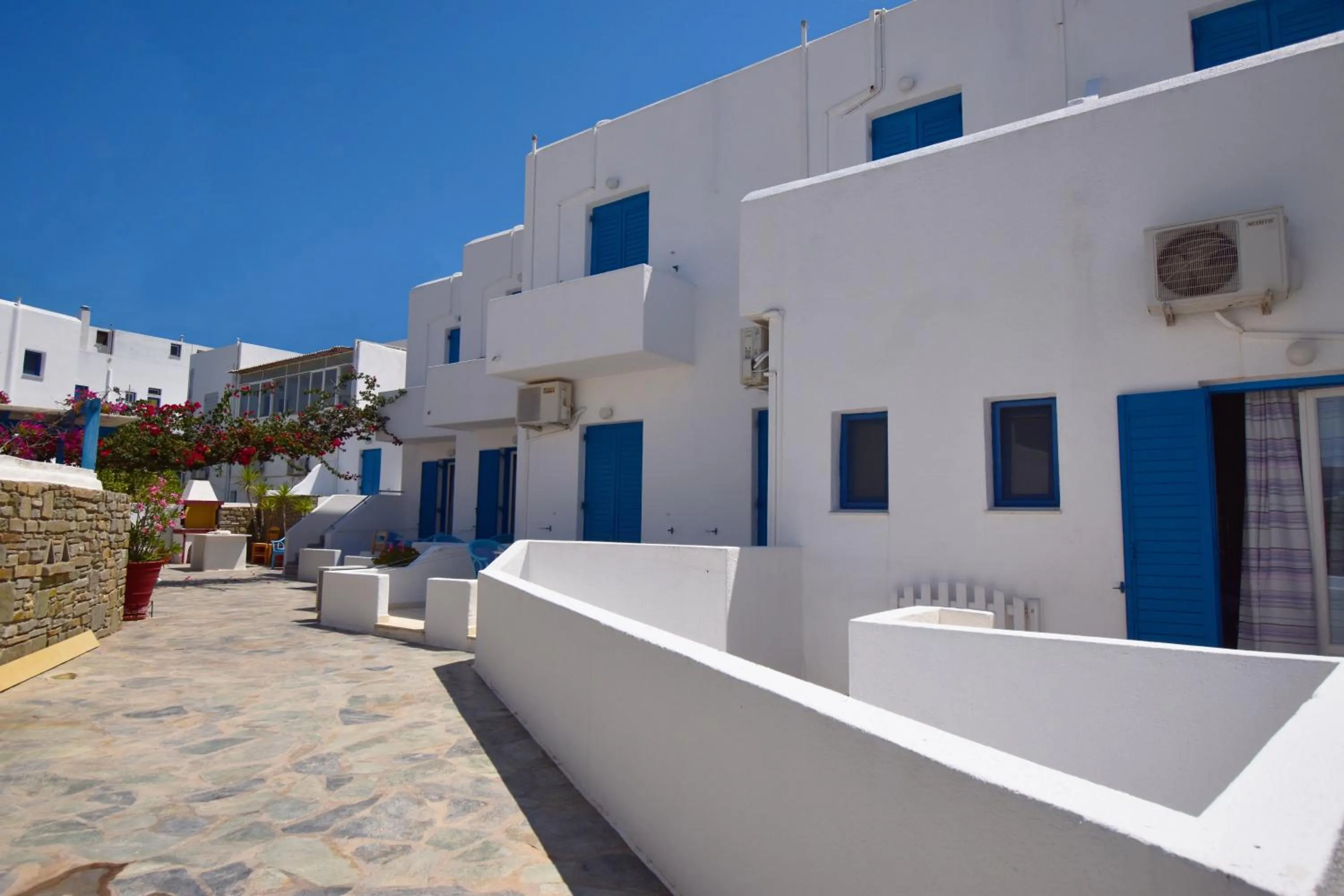 Property building in Ayeri Hotel