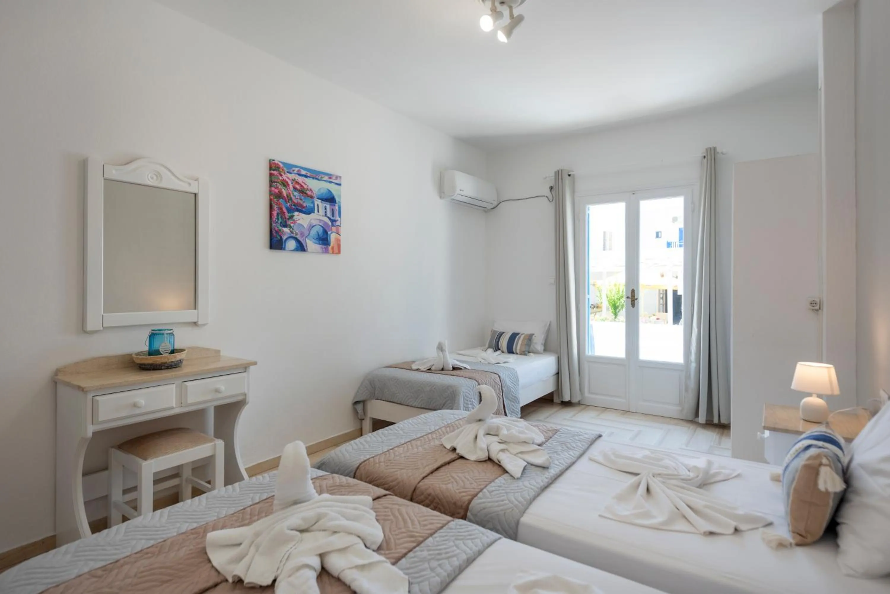 Bedroom, Bed in Ayeri Hotel