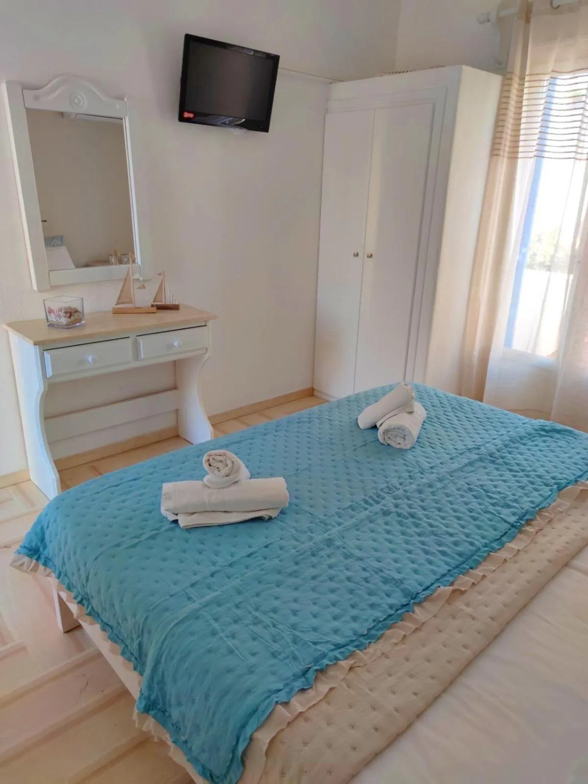 Photo of the whole room, Bed in Ayeri Hotel