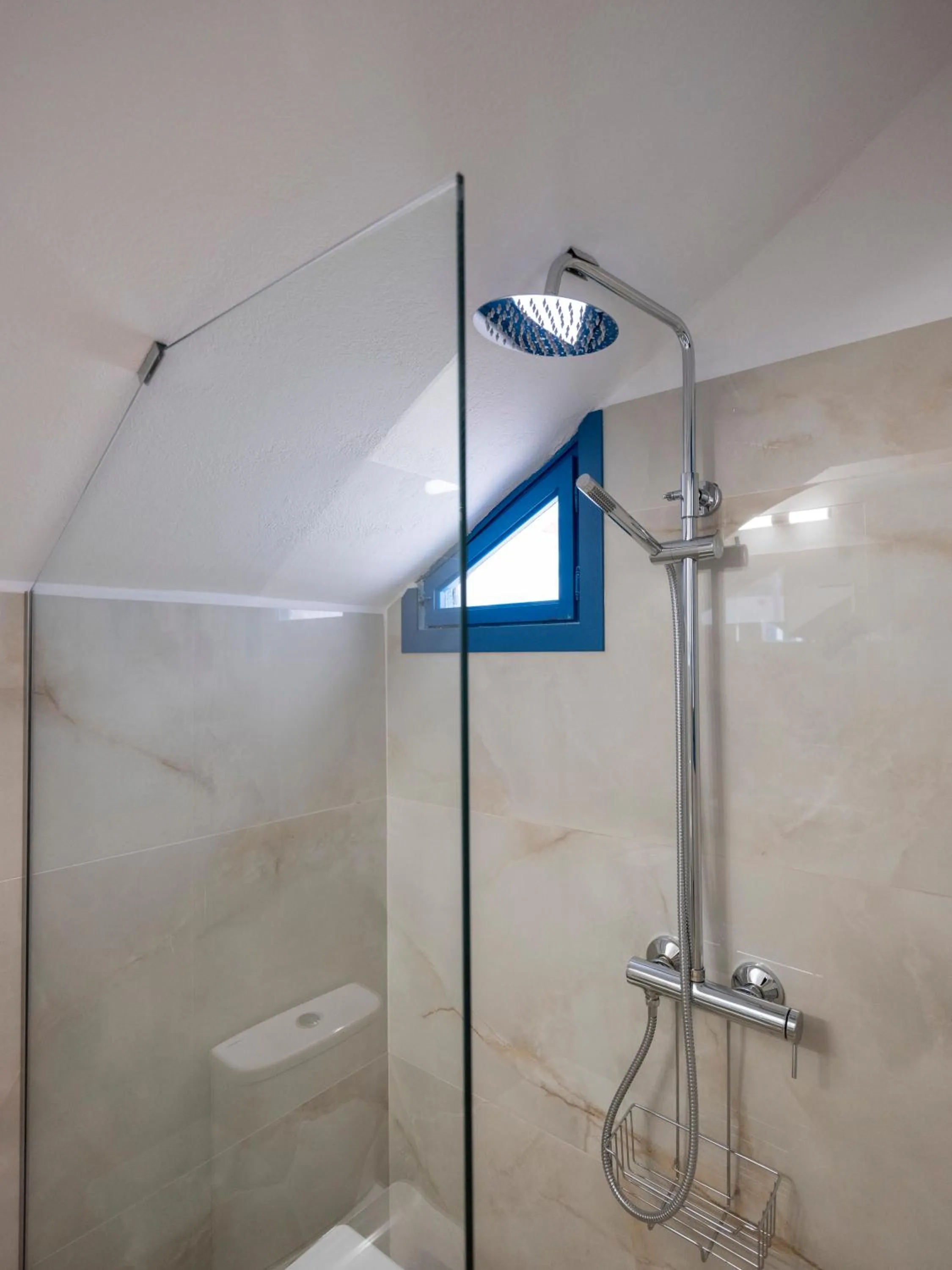 Bathroom in Ayeri Hotel