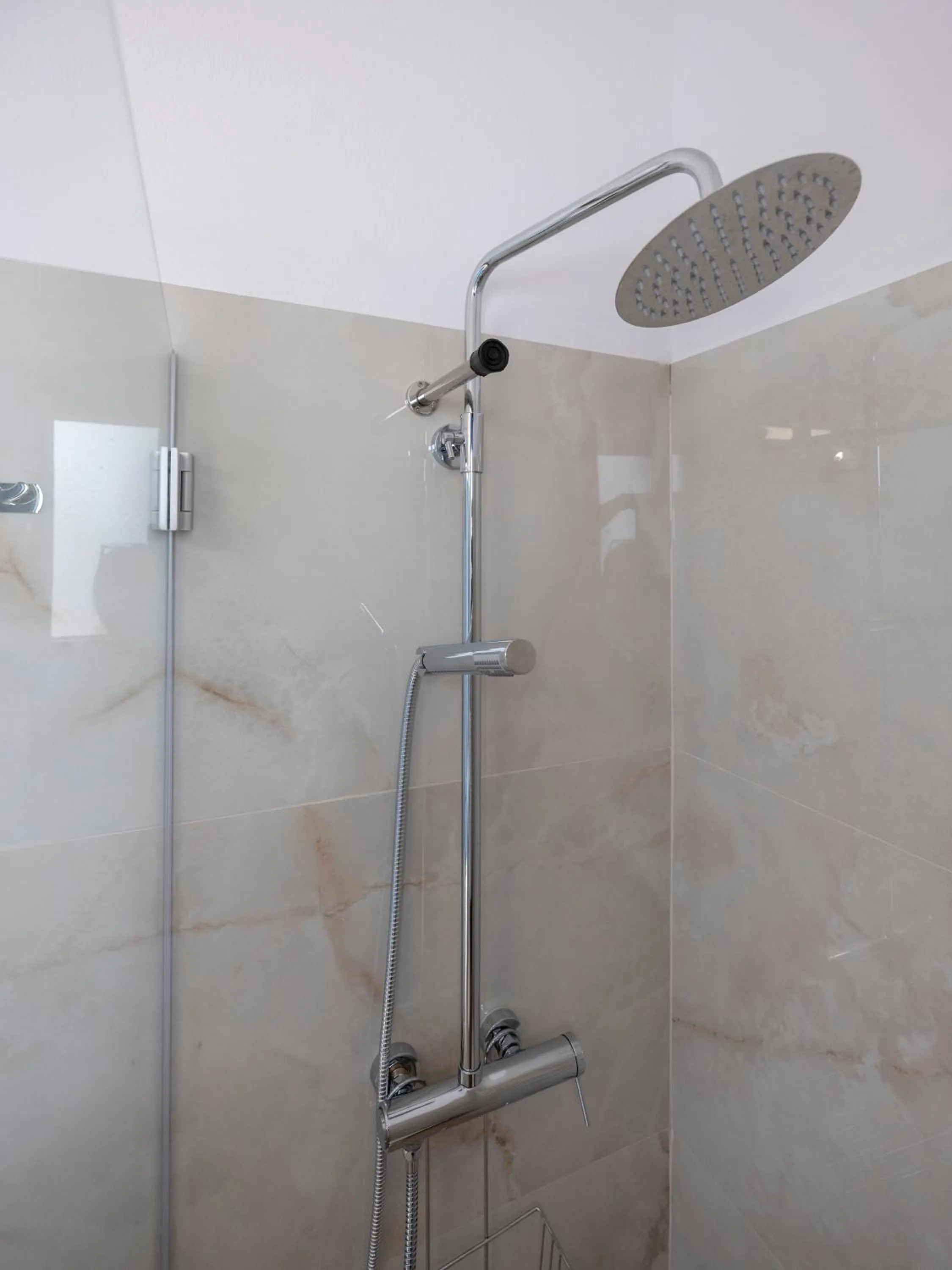 Bathroom in Ayeri Hotel