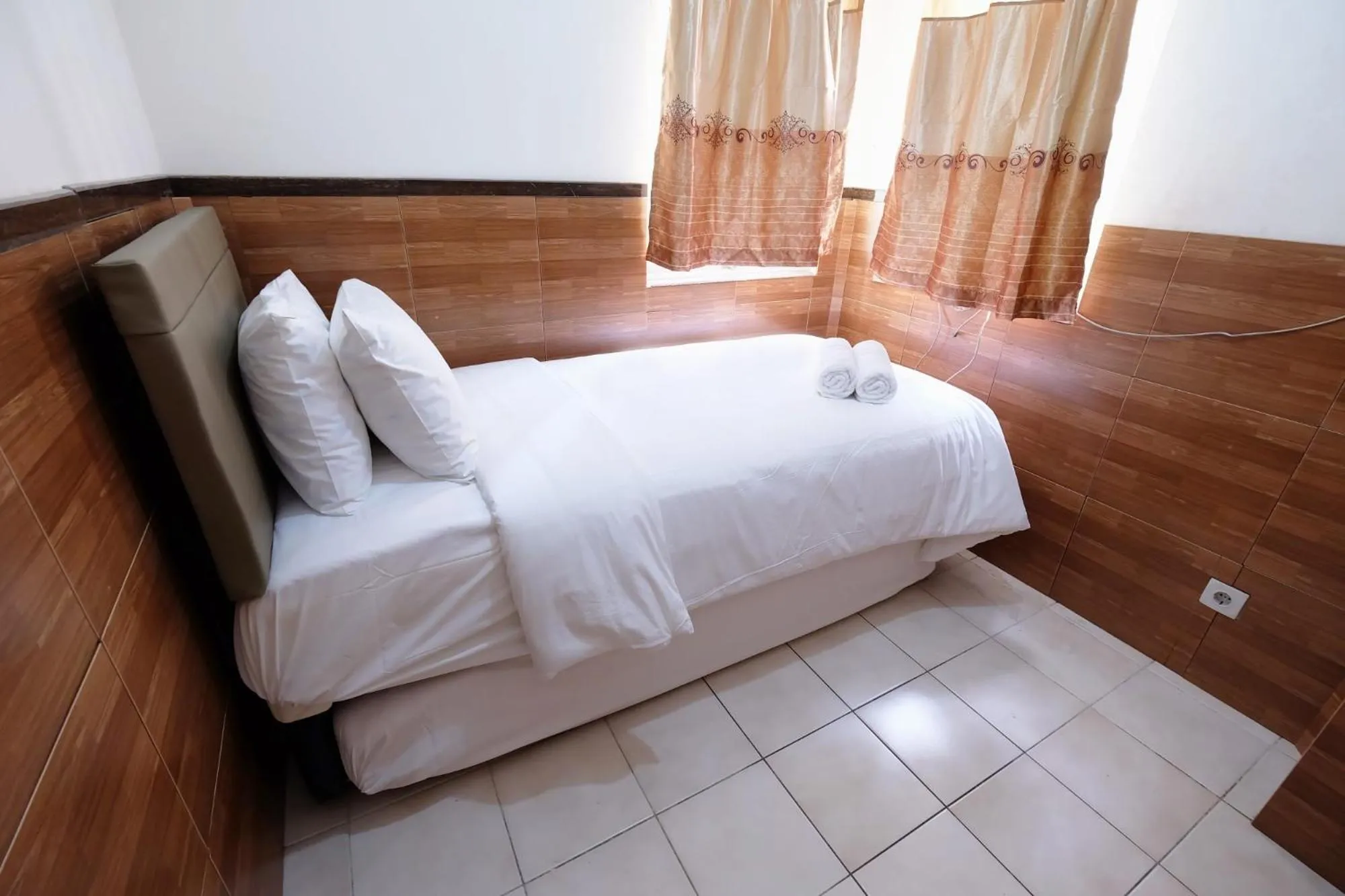 Bed in Cozy 2BR Mediterania Palace Kemayoran near to Jiexpo Kemayoran By Travelio