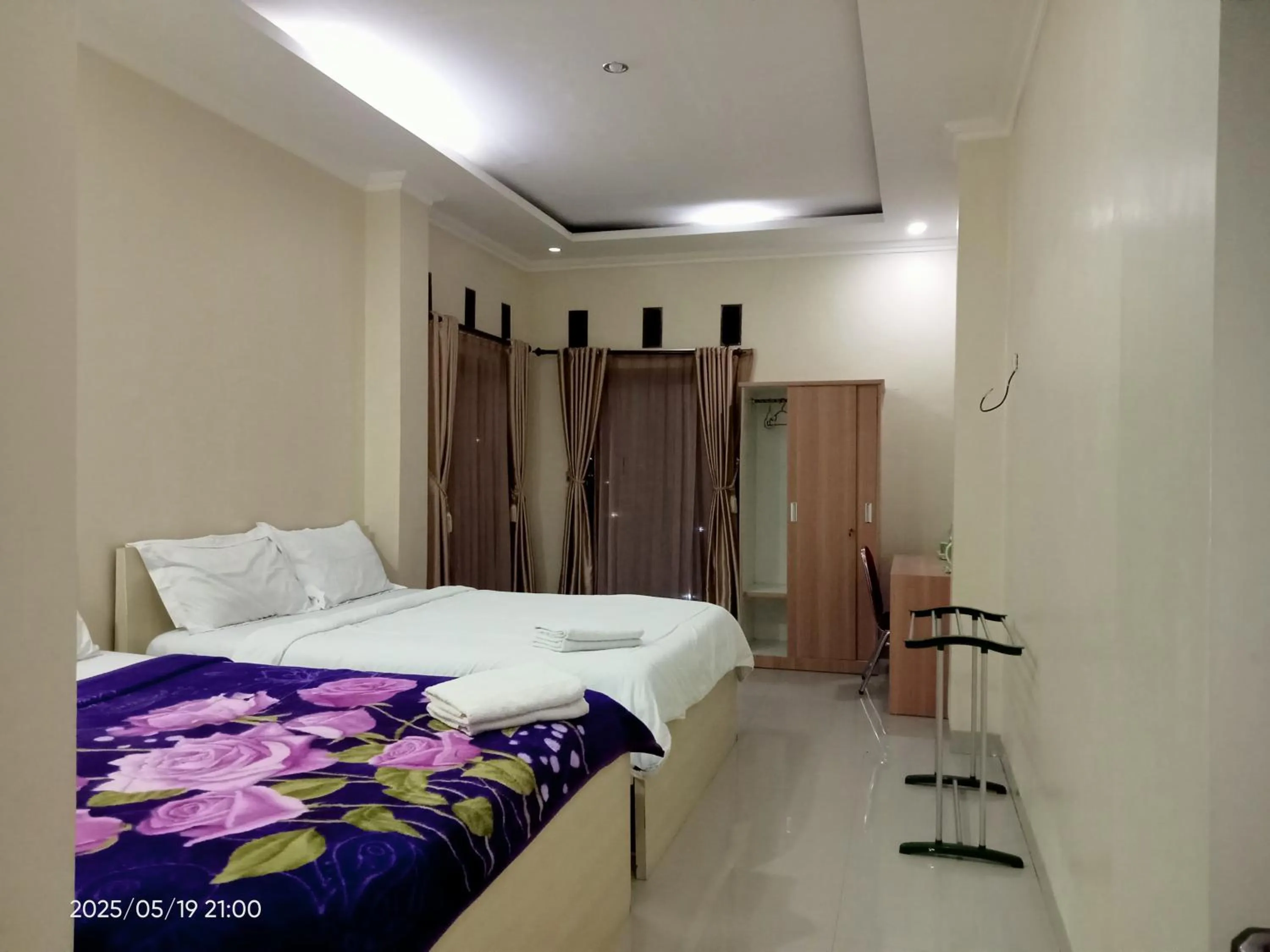 Bedroom, Bed in Toraja Lodge Guest House