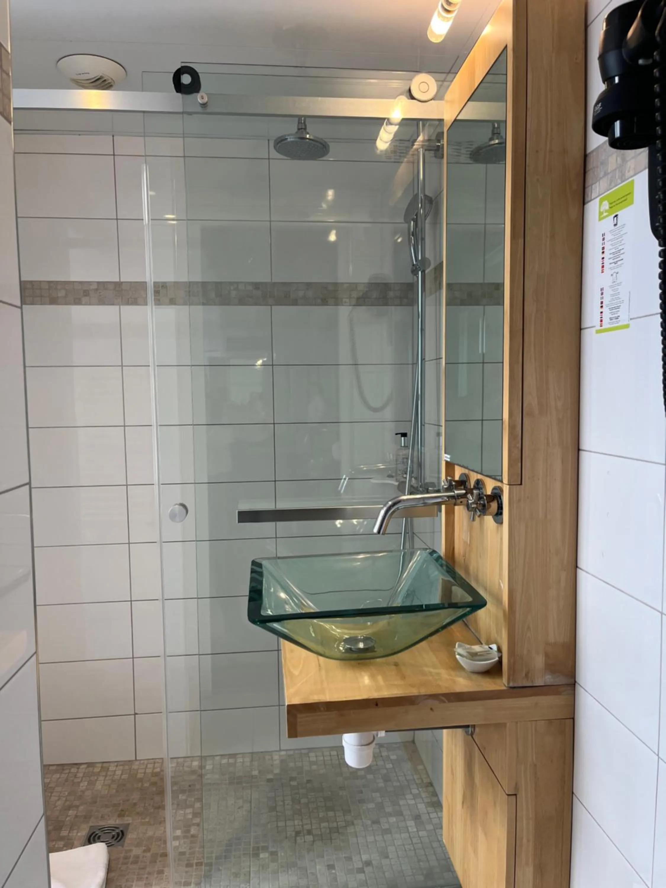 Bathroom in Résidence du Lion d'Or Louvre