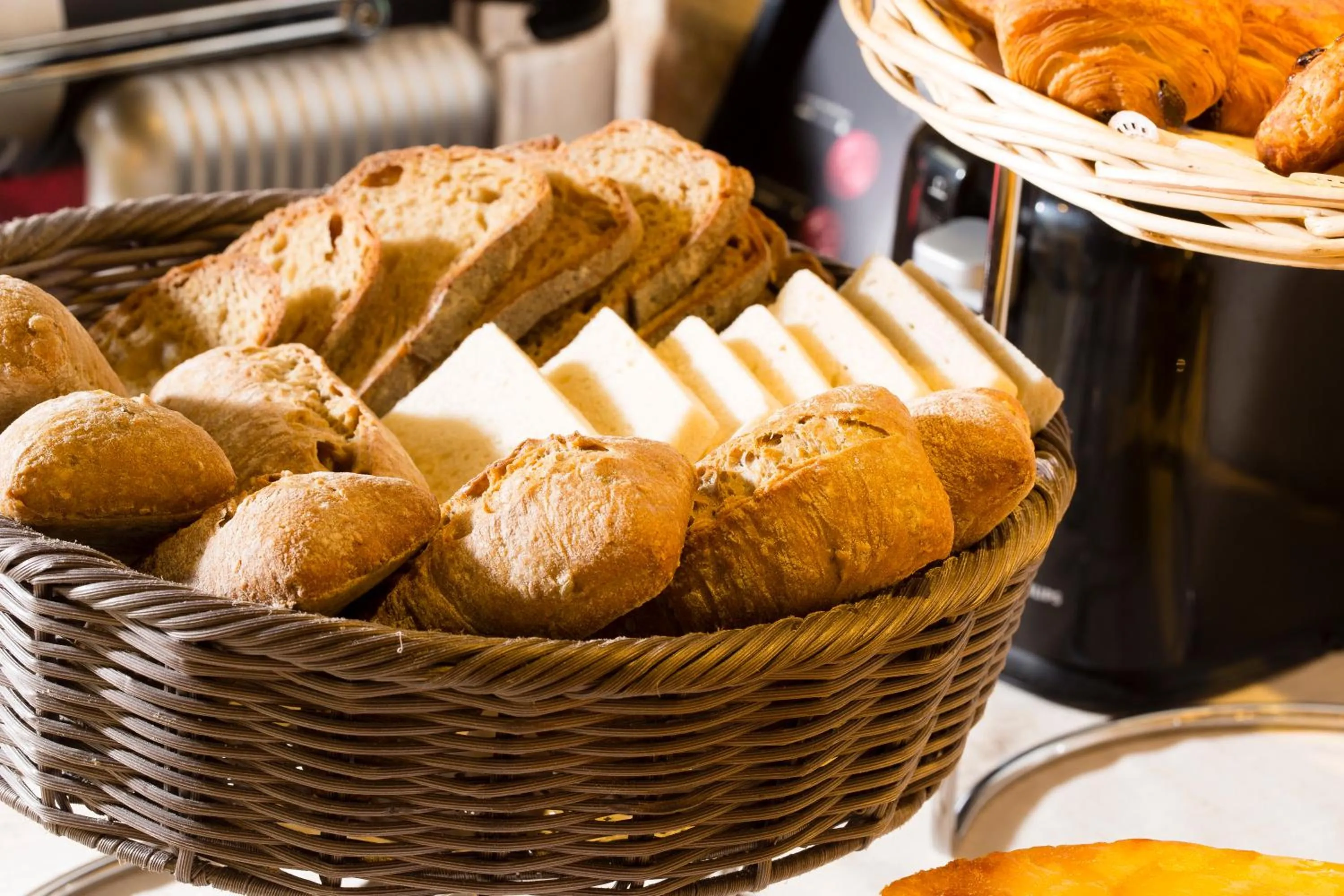 Restaurant/places to eat in Résidence du Lion d'Or Louvre