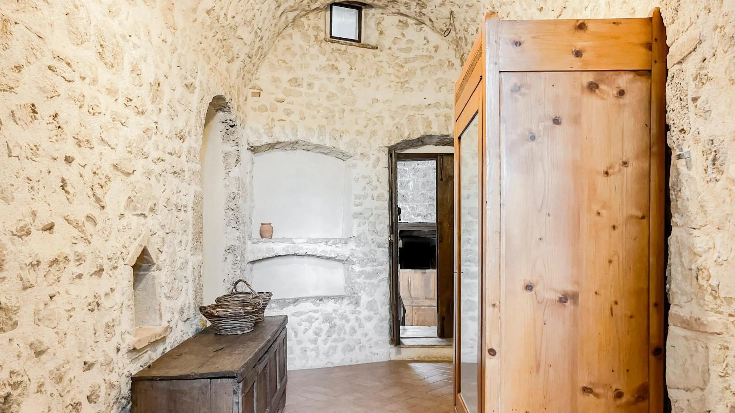 Decorative detail in Borgo San Valentino