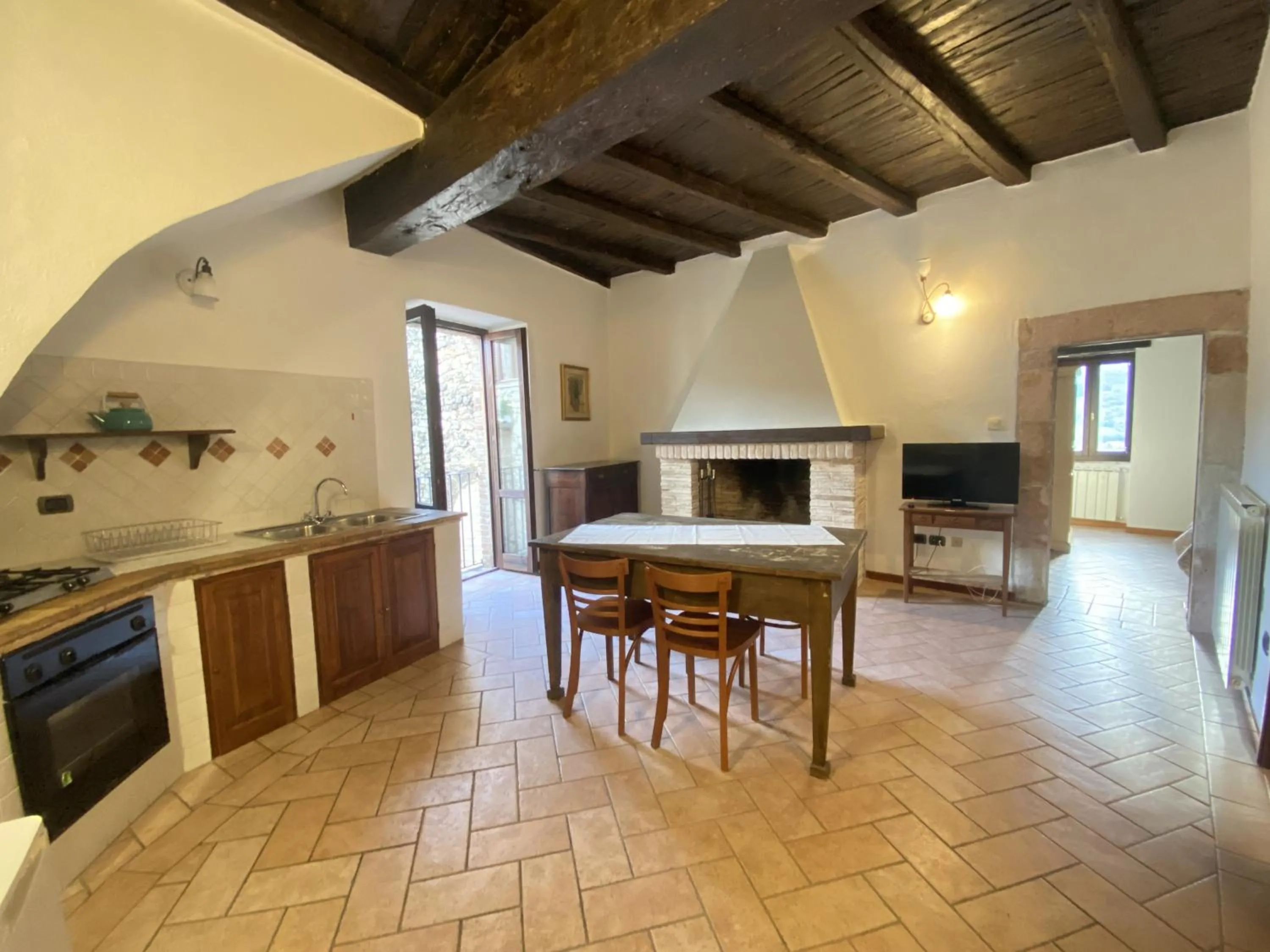 Kitchen or kitchenette in Borgo San Valentino