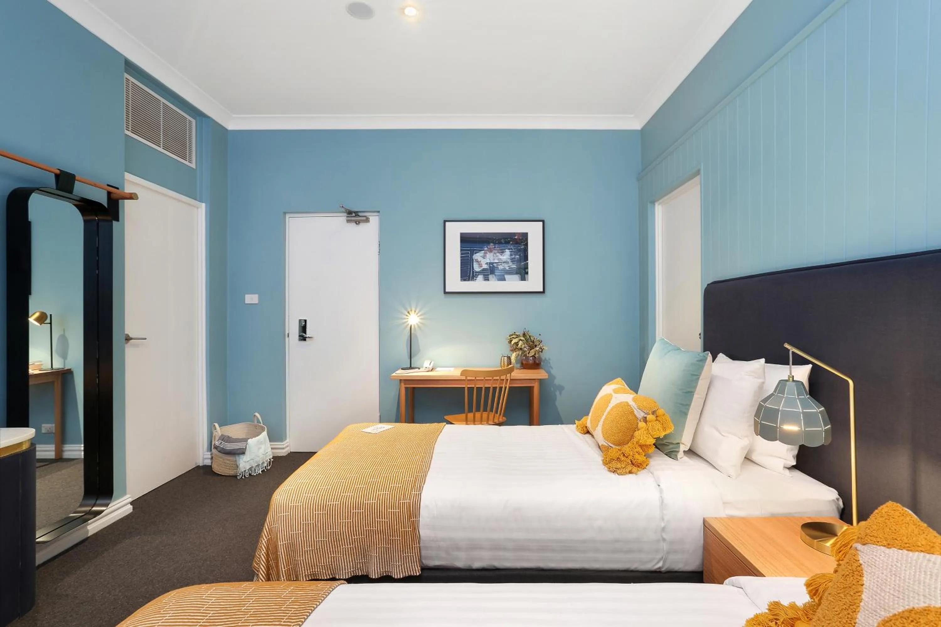 Bedroom, Bed in Coogee Bay Hotel