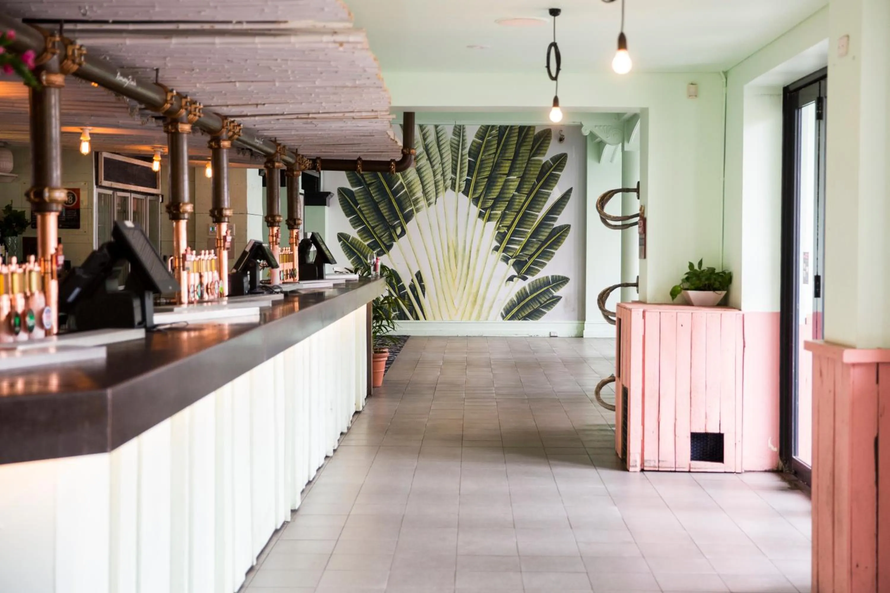 Lounge or bar in Coogee Bay Hotel