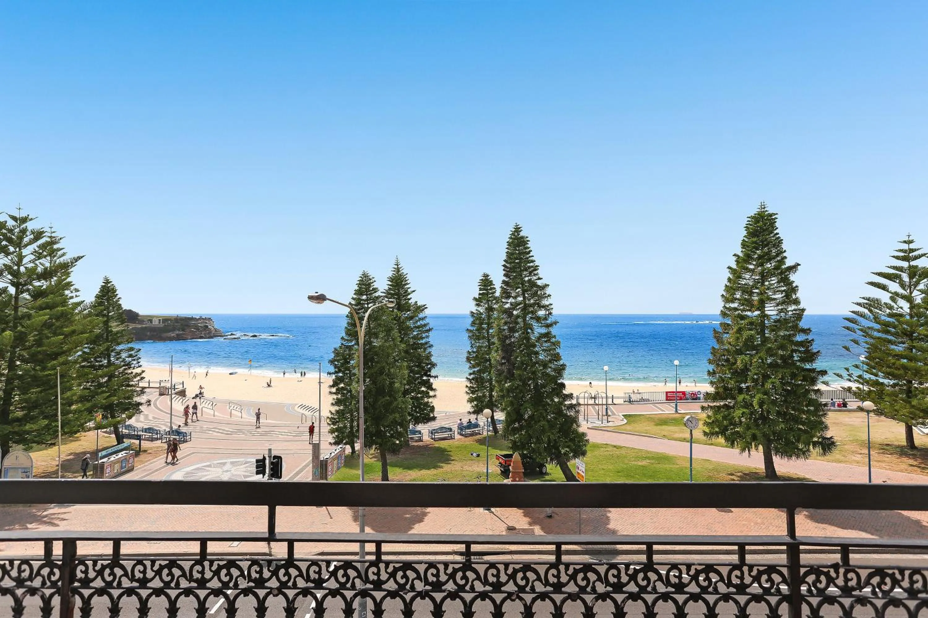 Sea view in Coogee Bay Hotel