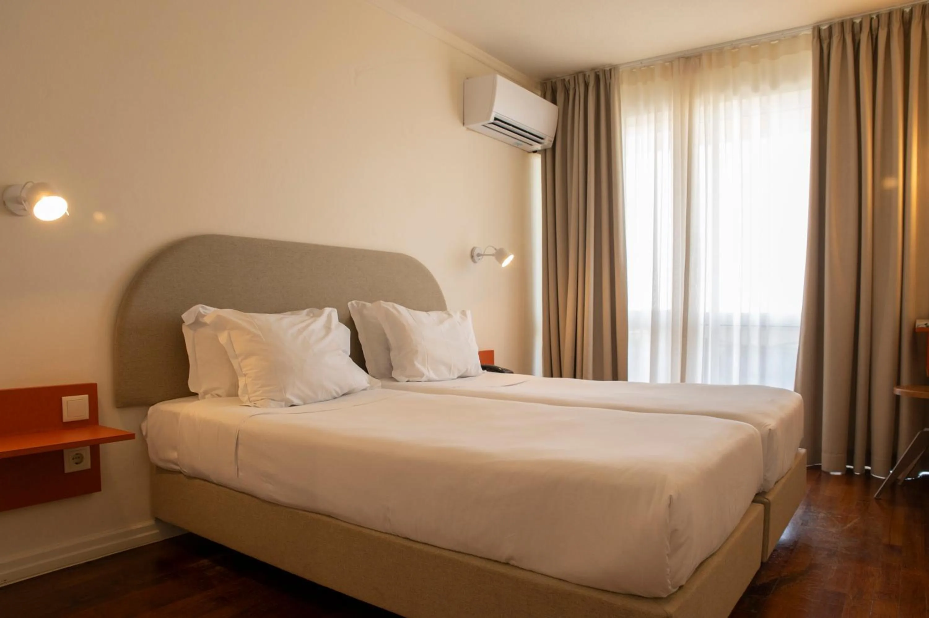 Bed in WOT Lagos Montemar Soul