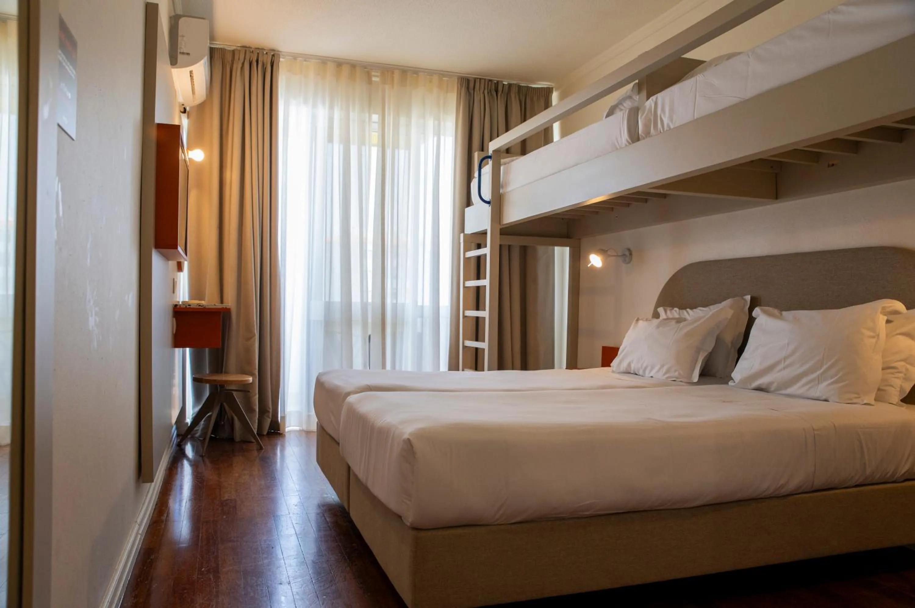 Bed in WOT Lagos Montemar Soul